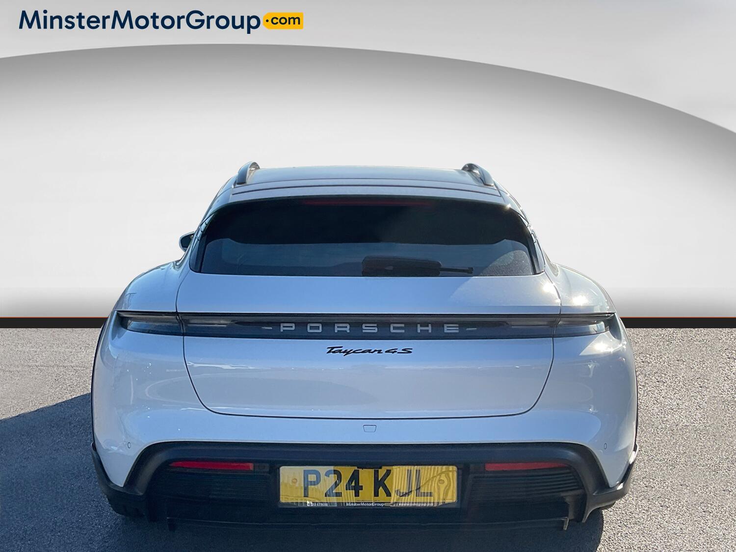 Porsche Taycan - Image 3