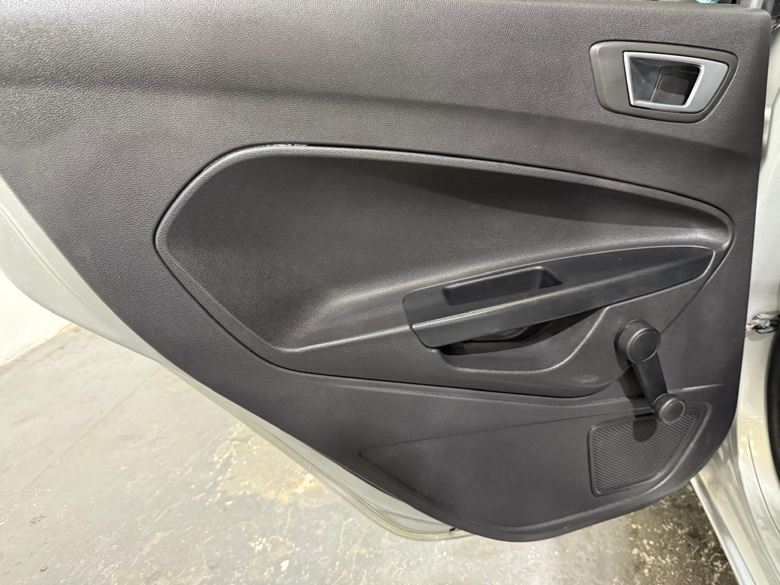 Ford Fiesta - Image 34