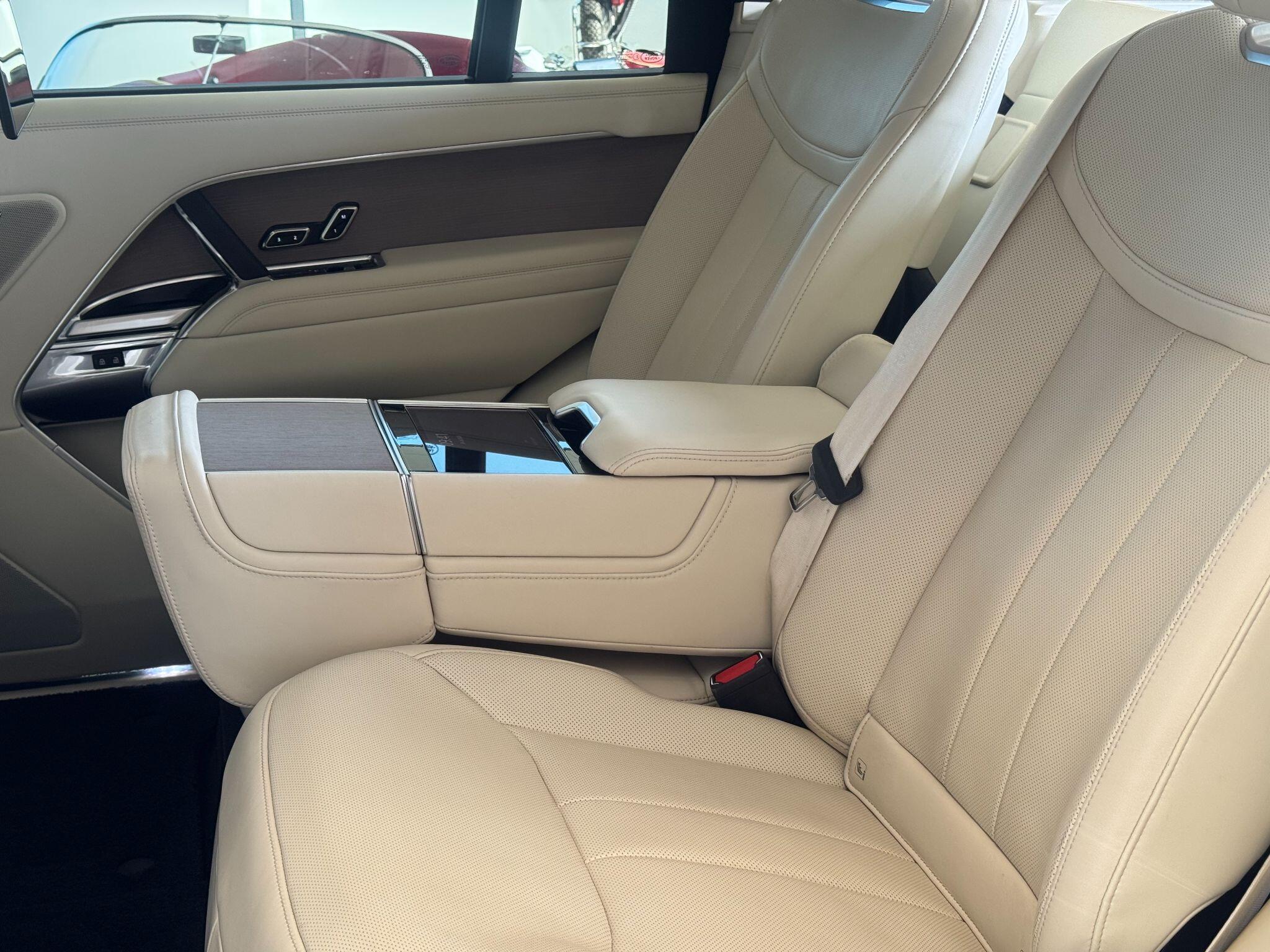 Land Rover Range Rover - Image 19