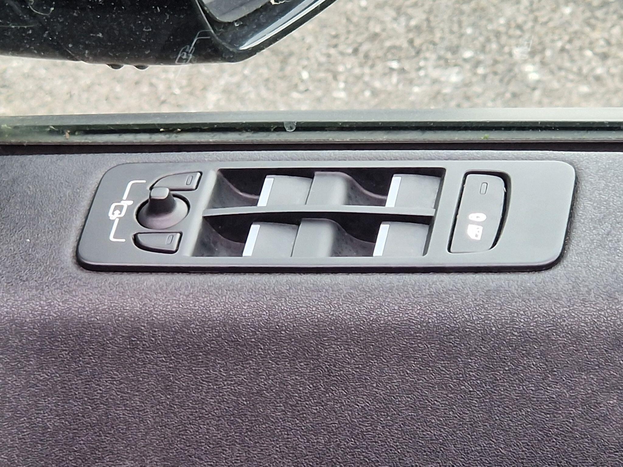 Land Rover DISCOVERY SPORT - Image 32