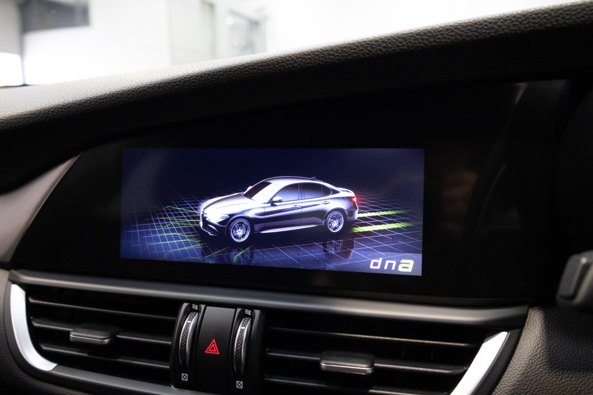 Alfa Romeo Giulia - Image 37