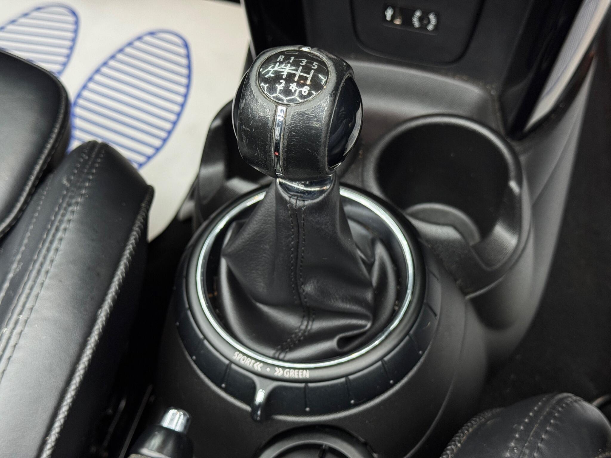 MINI Convertible - Image 25