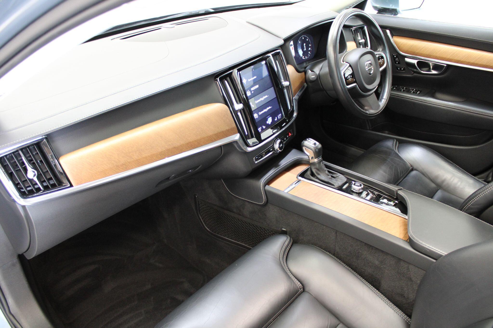 Volvo V90 - Image 2