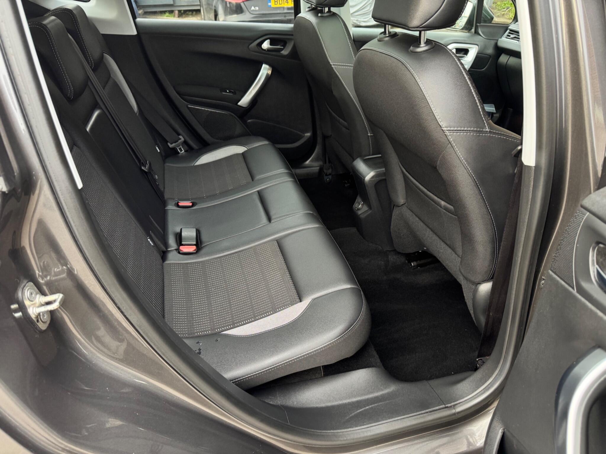 Peugeot 2008 - Image 31