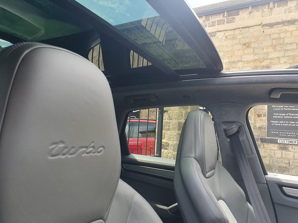 Porsche Cayenne - Image 37