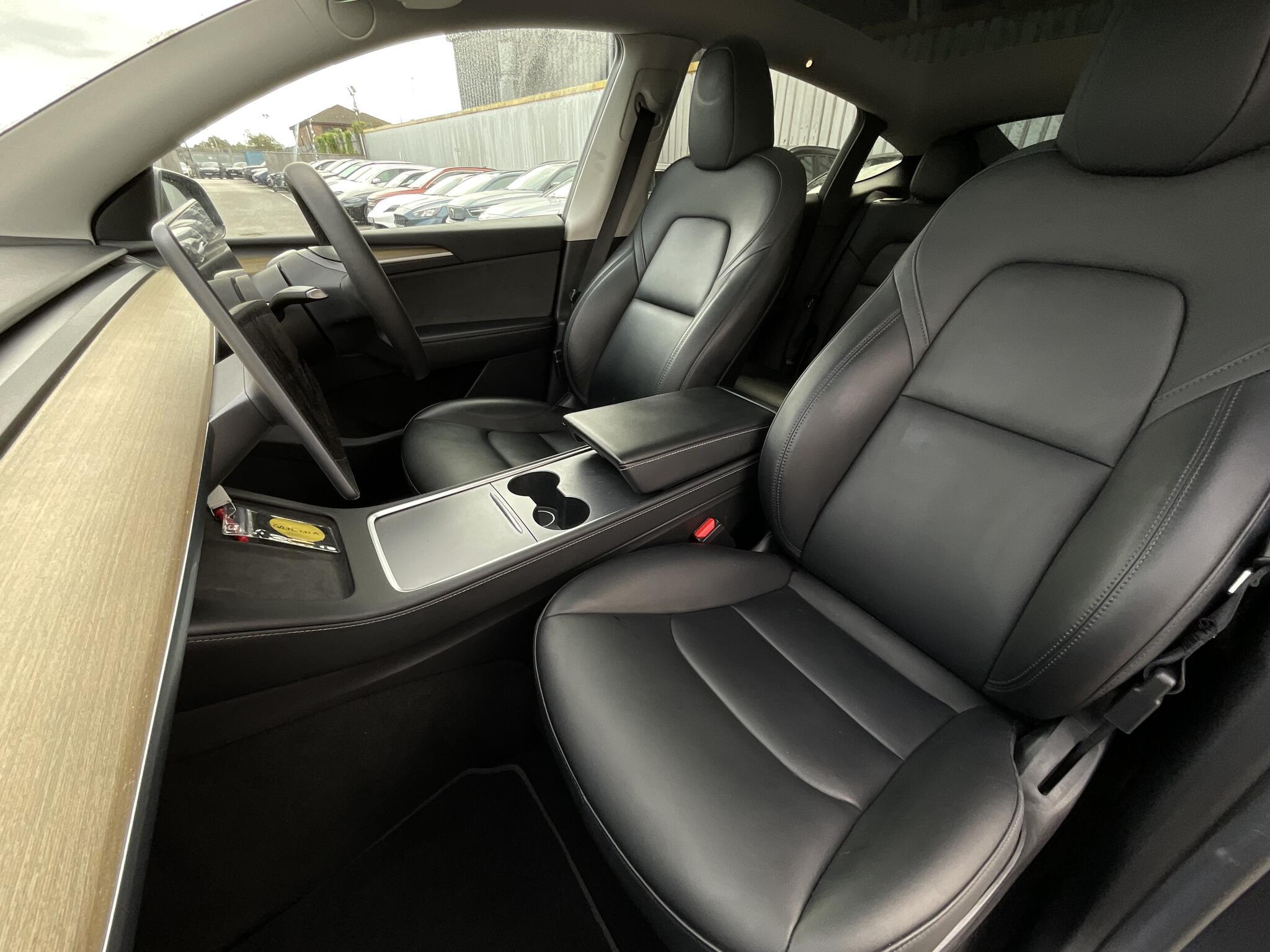 Tesla Model Y - Image 17