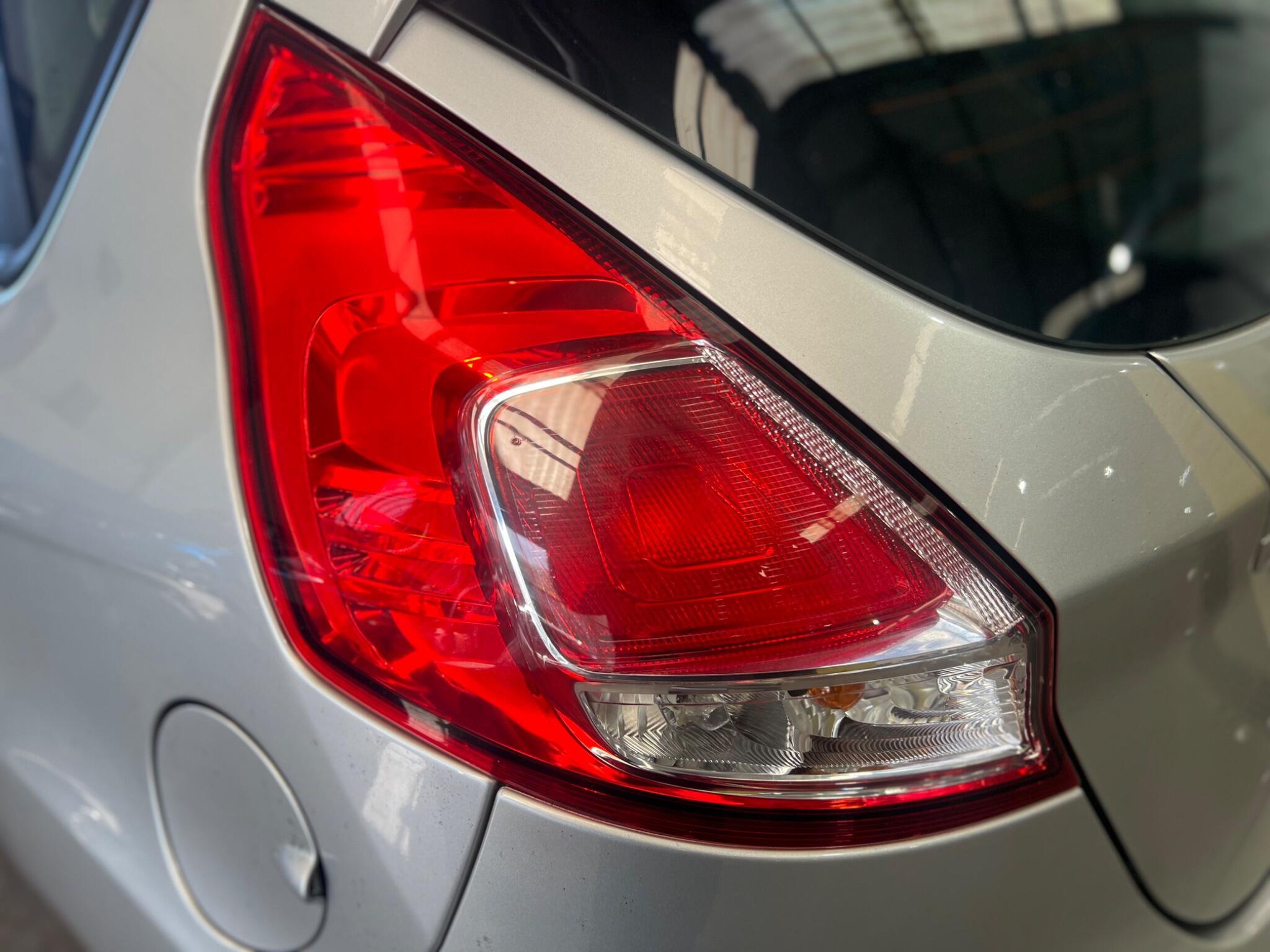 Ford Fiesta - Image 13