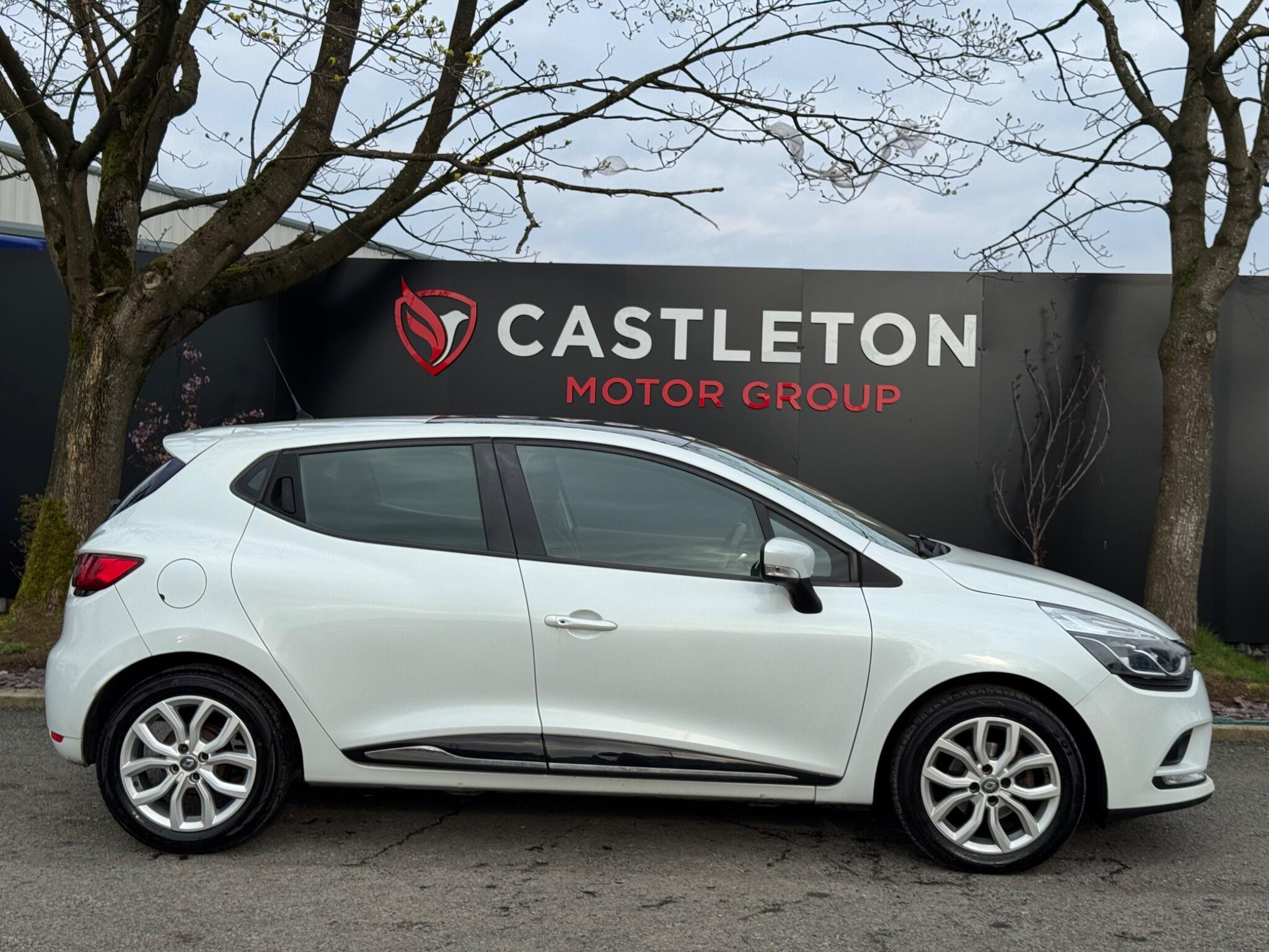 Renault Clio - Image 9