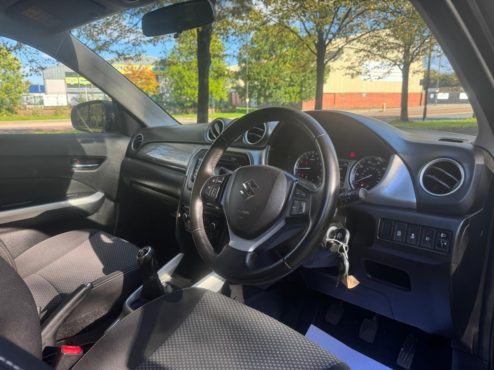 Suzuki Vitara - Image 12