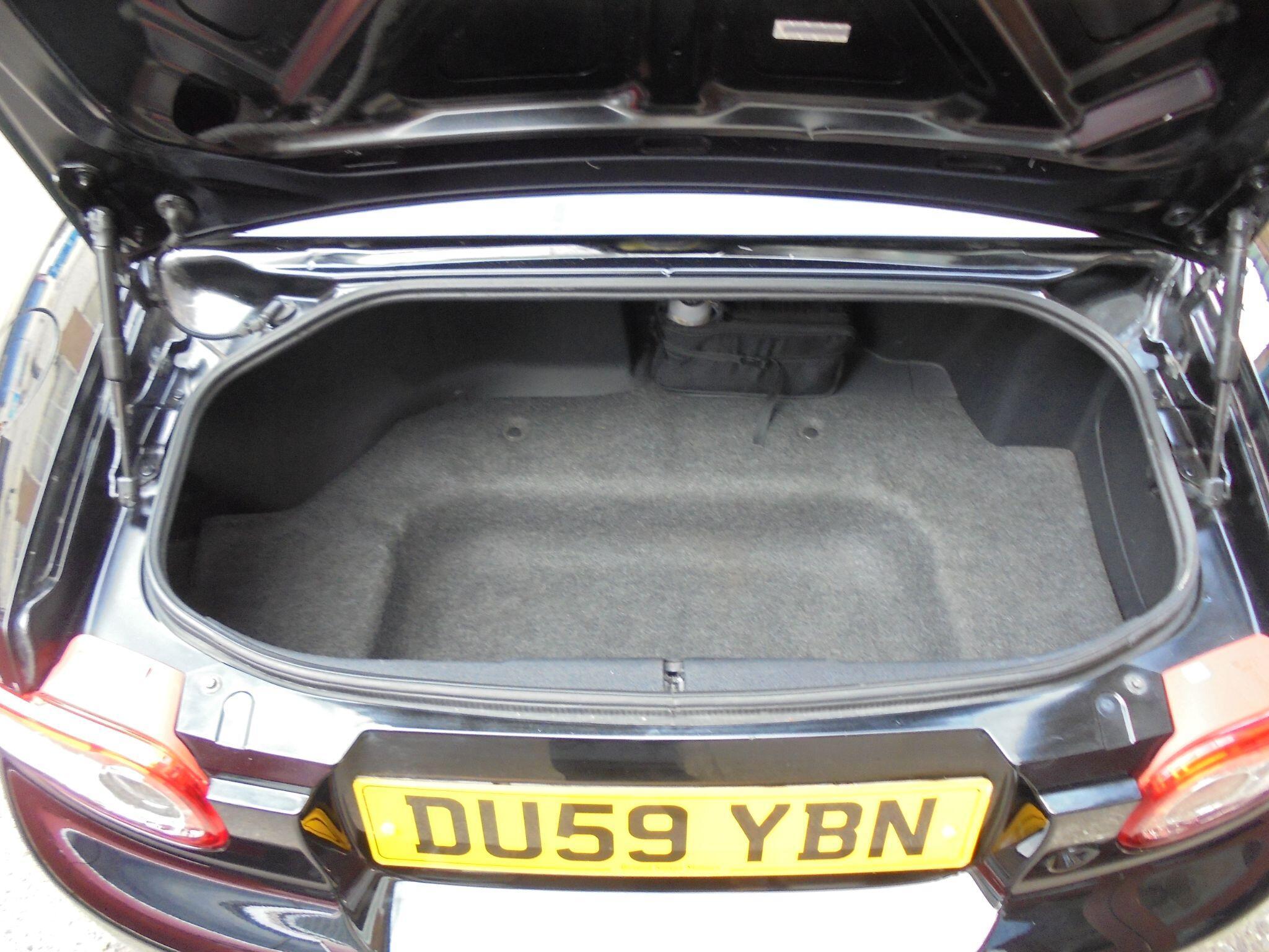 Mazda MX-5 - Image 18