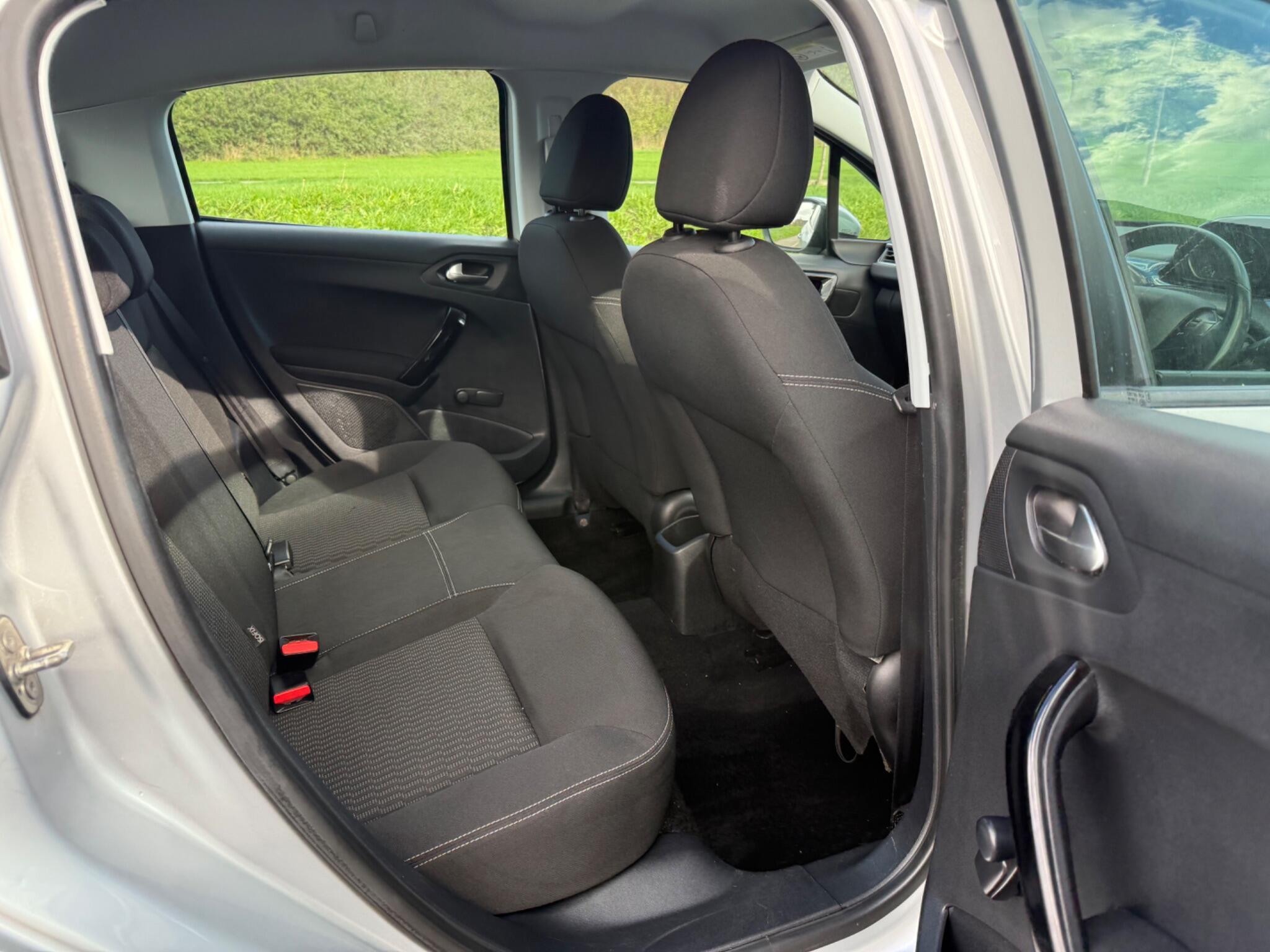 Peugeot 208 - Image 16
