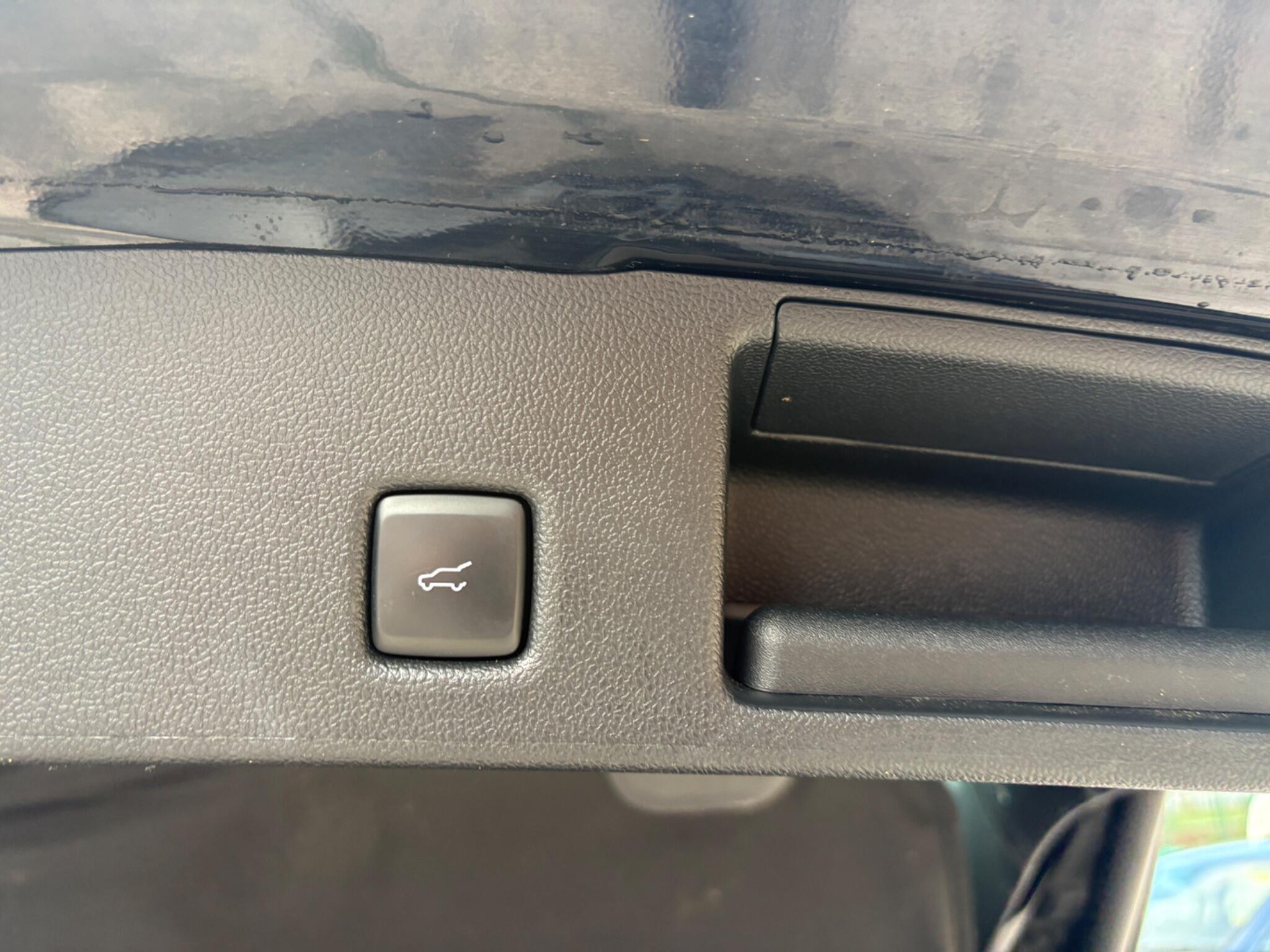 Ford Kuga - Image 18