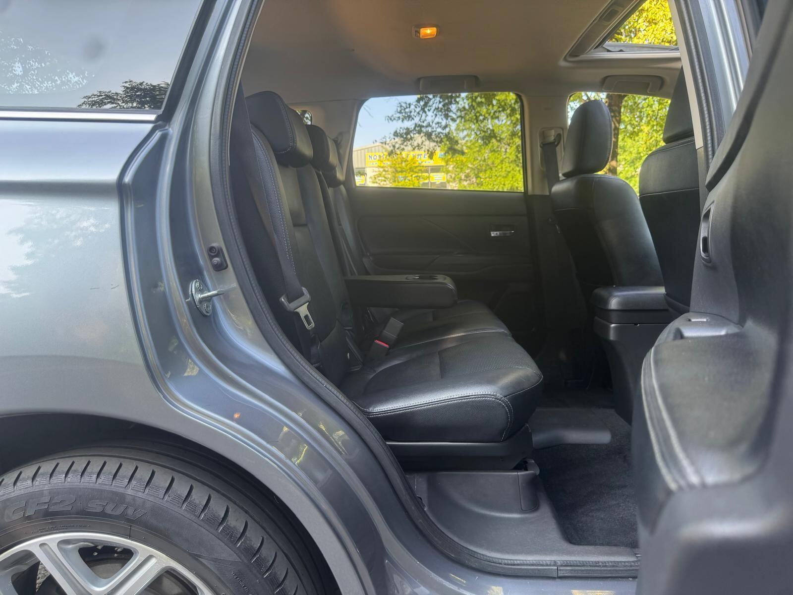 Mitsubishi Outlander - Image 18