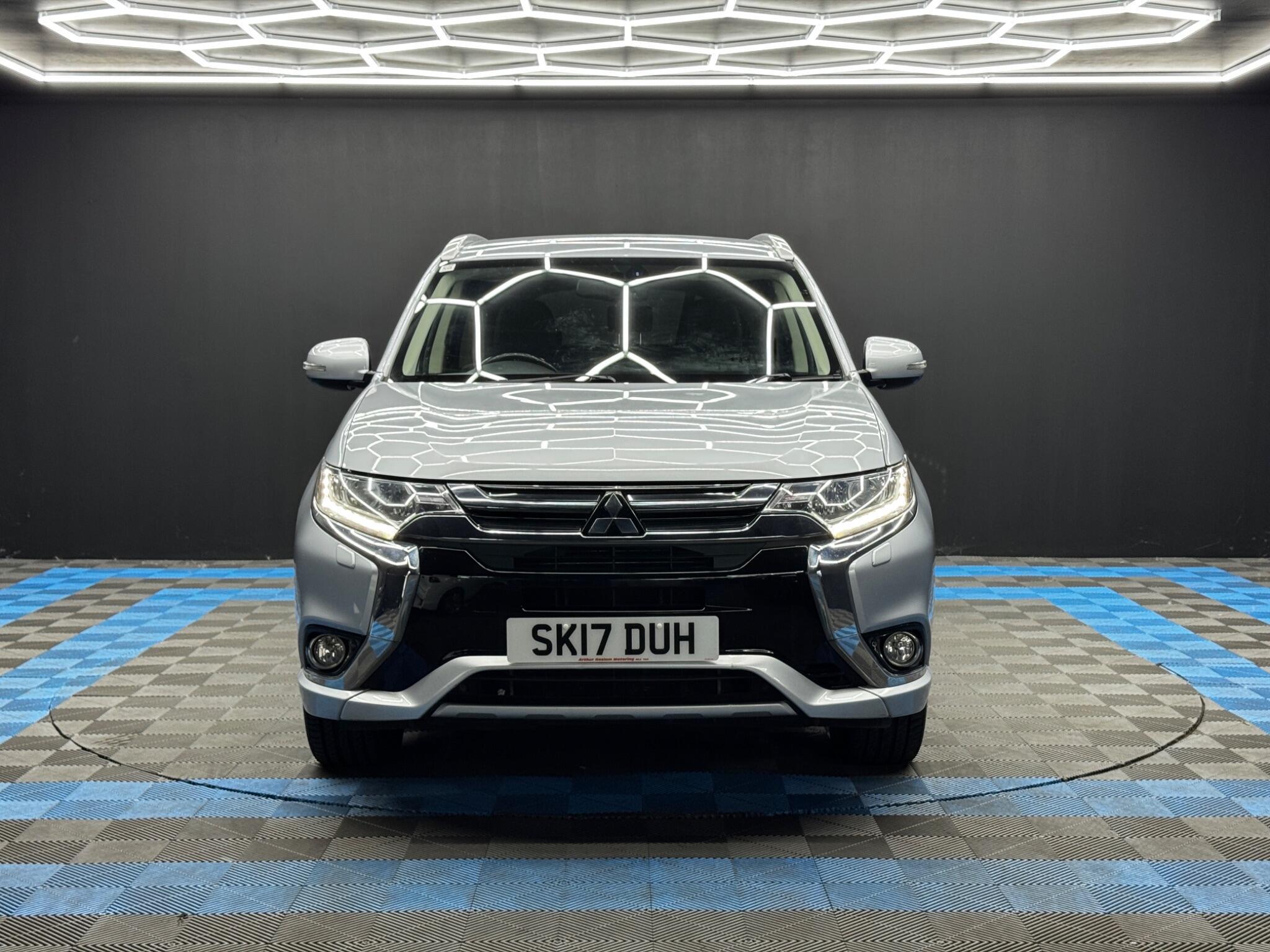 Mitsubishi Outlander - Image 2