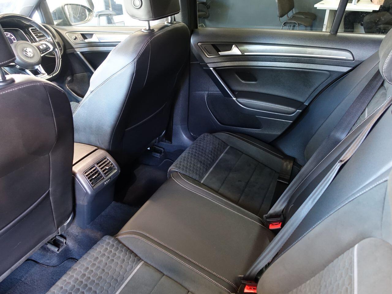 Volkswagen Golf - Image 18