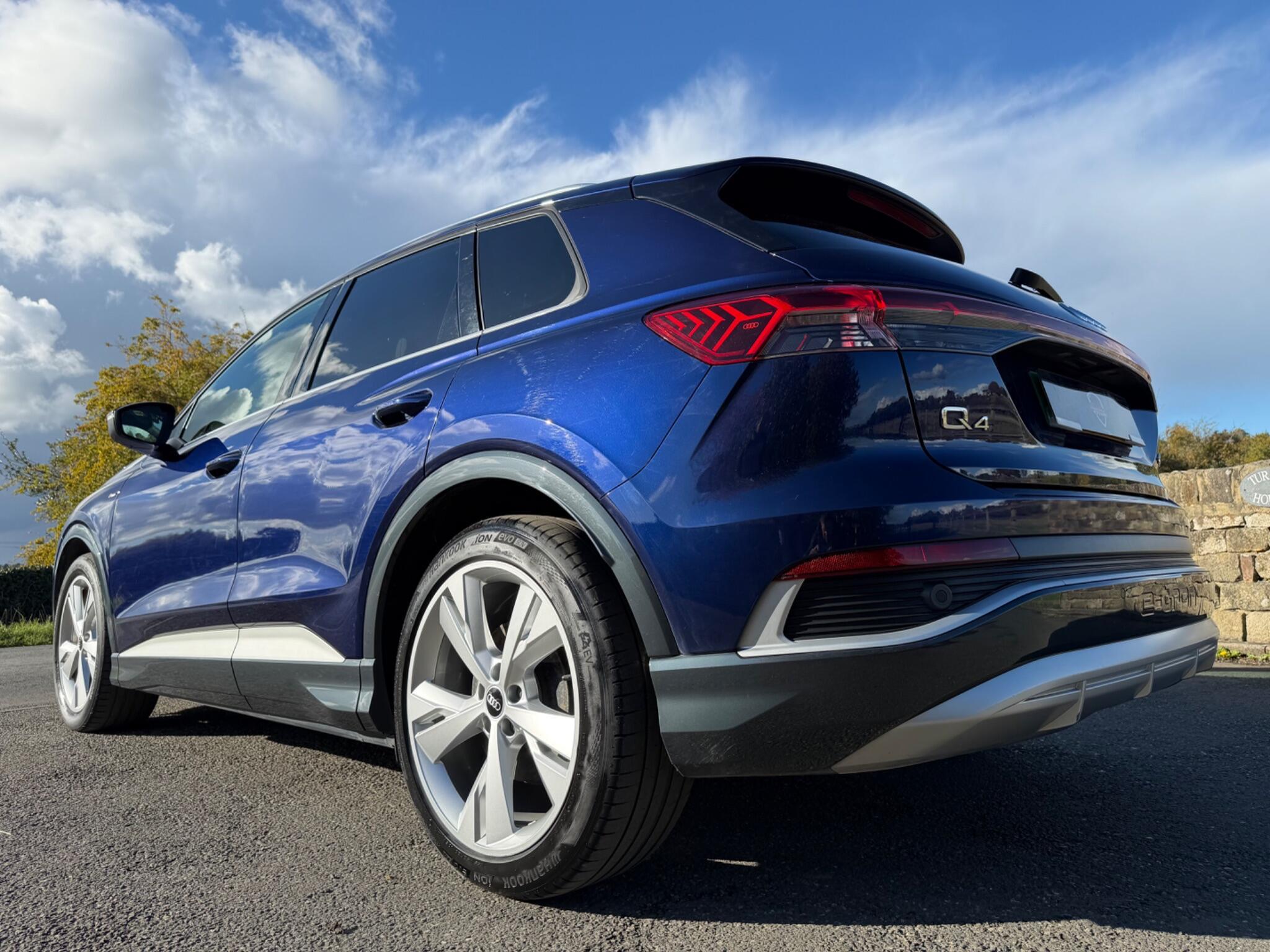 Audi Q4 E-Tron - Image 9