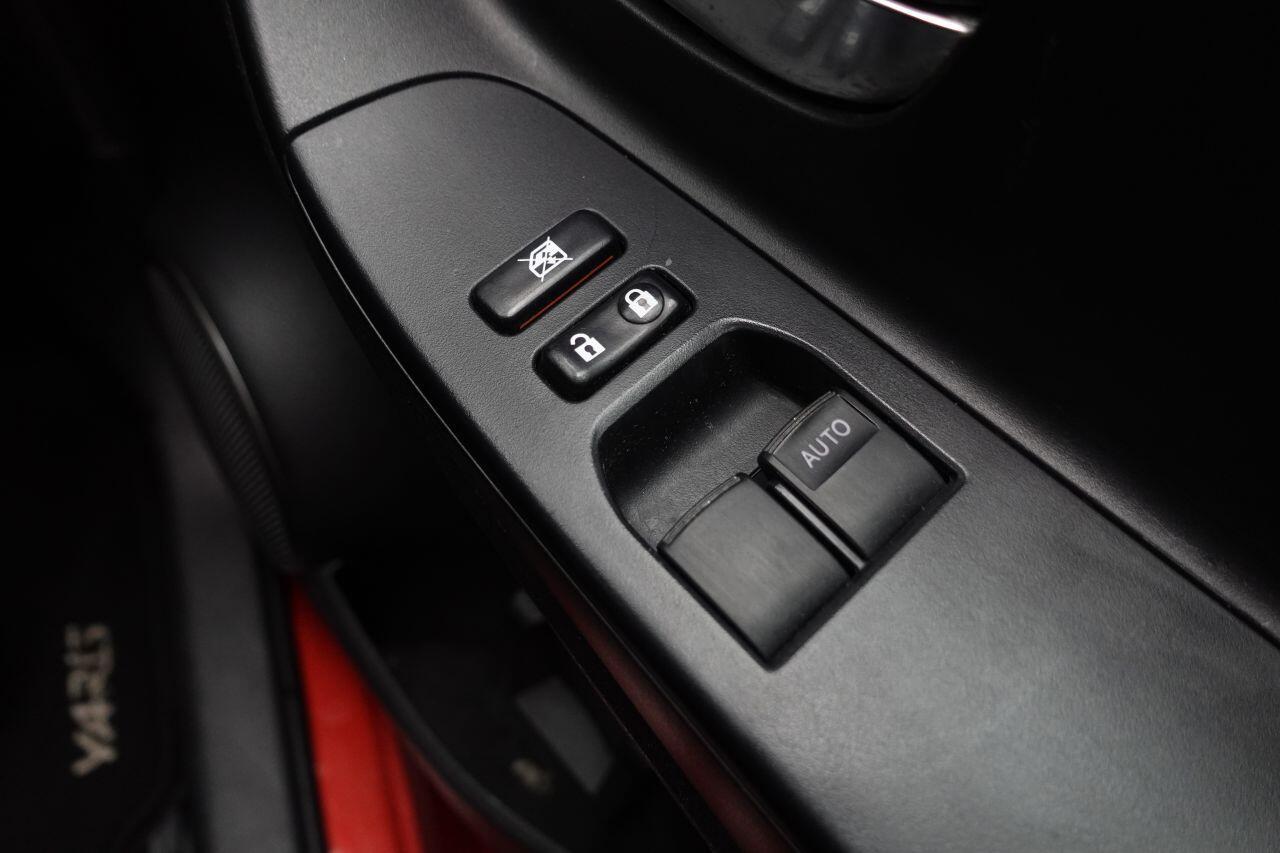 Toyota Yaris - Image 38