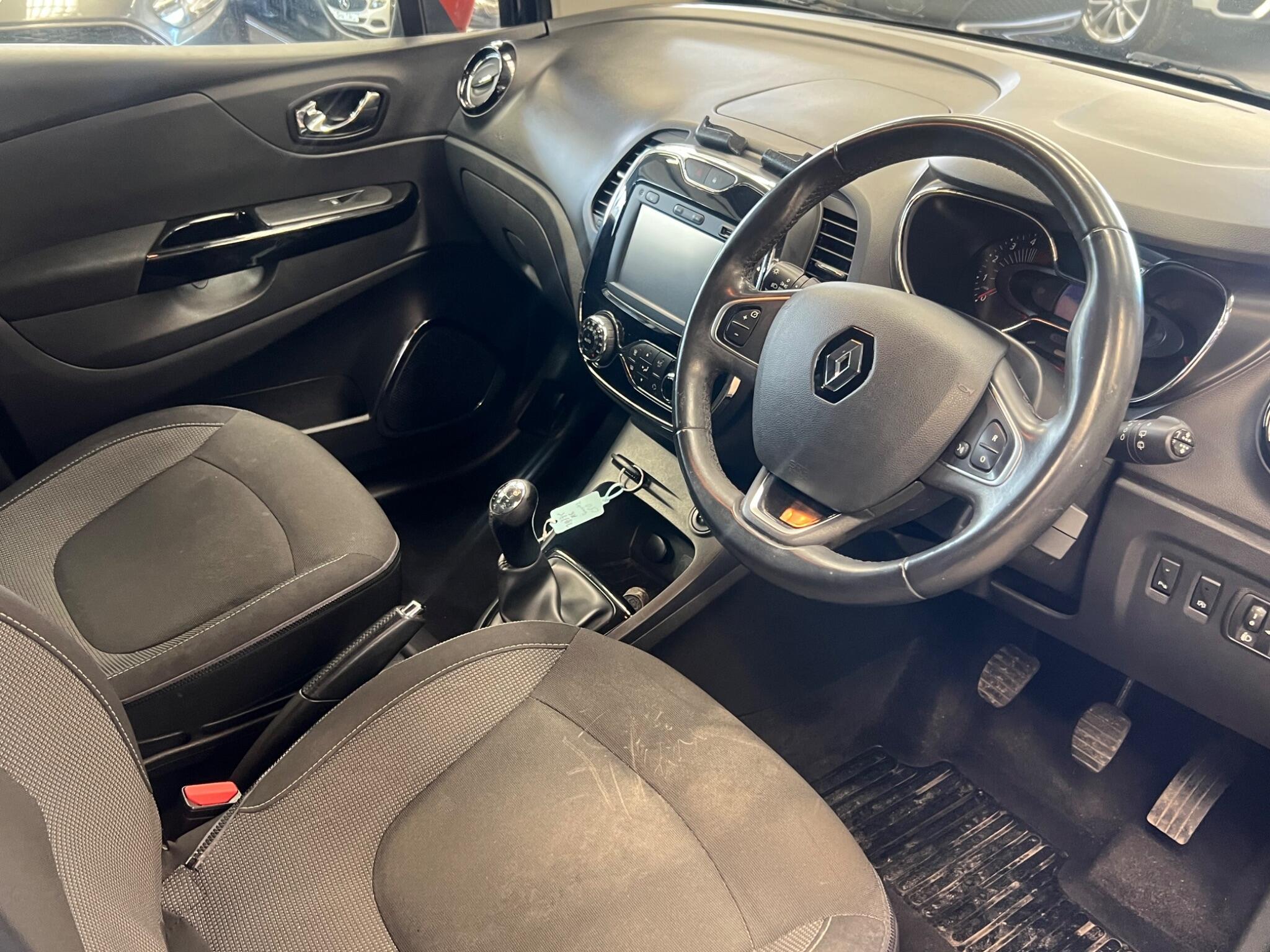 Renault Captur - Image 18