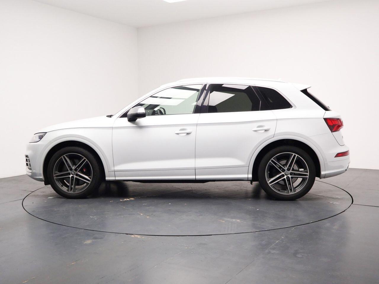 Audi SQ5 - Image 7