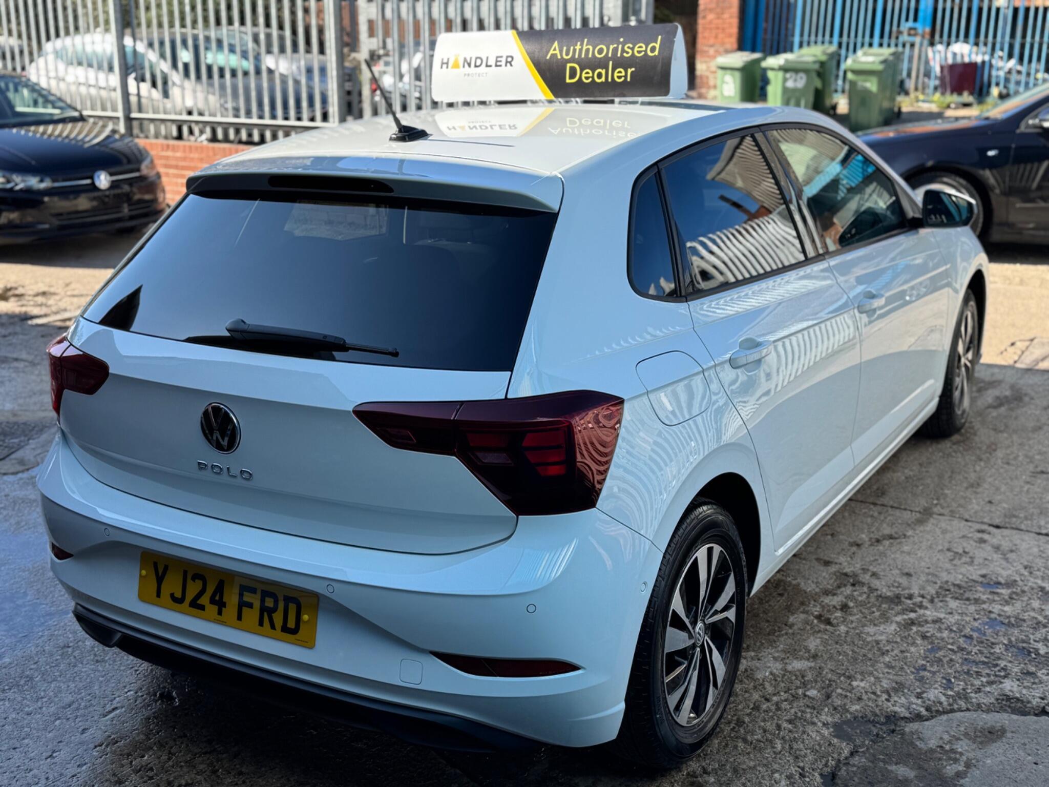 Volkswagen Polo - Image 7