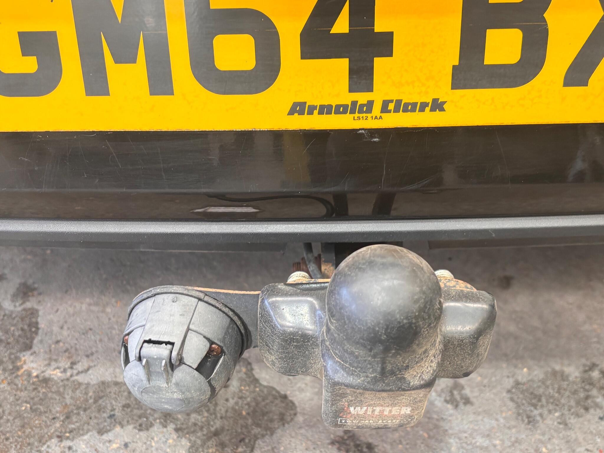 Volkswagen Golf - Image 30