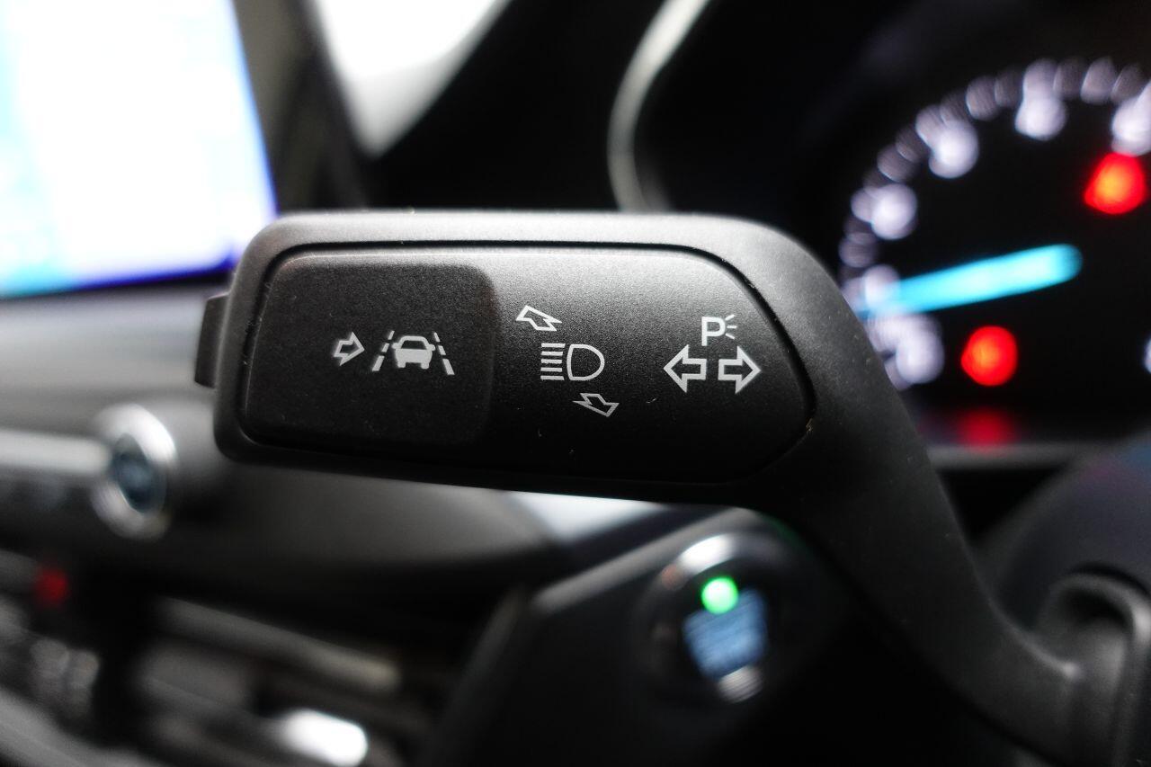 Ford Focus - Image 36