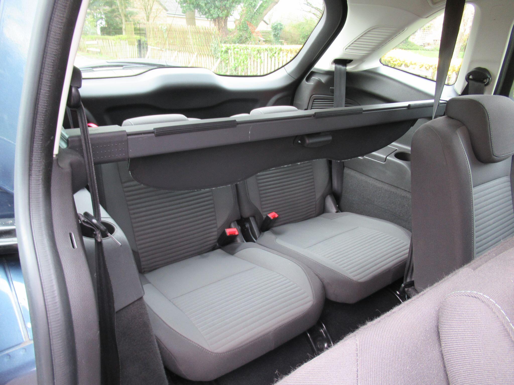 Ford Grand C-MAX - Image 20