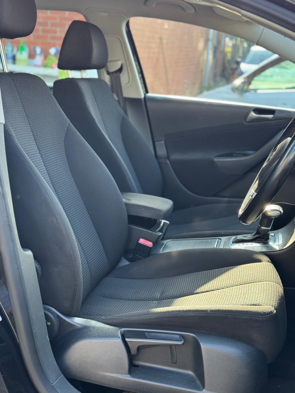 Volkswagen Passat - Image 18