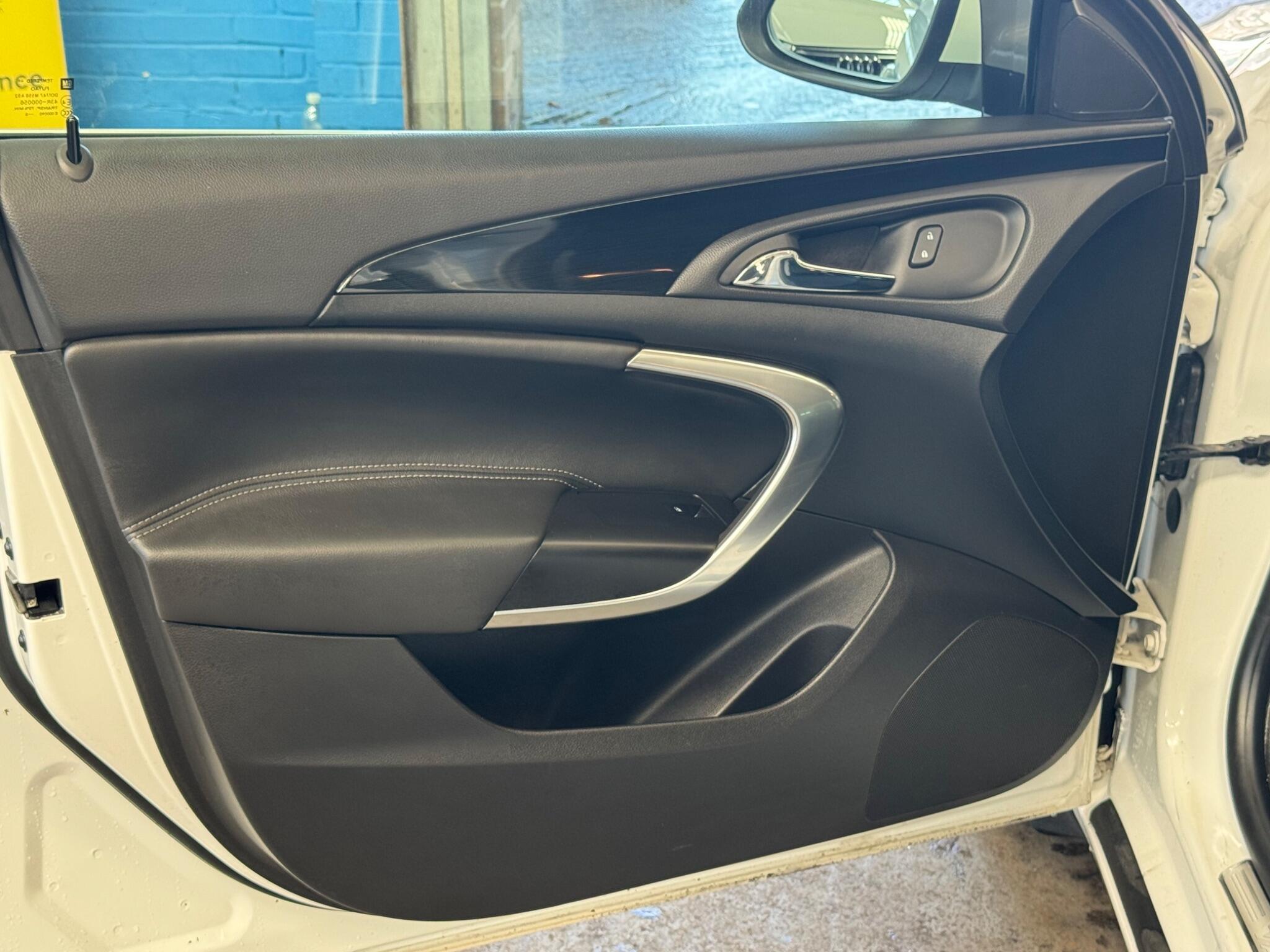 Vauxhall Insignia - Image 23