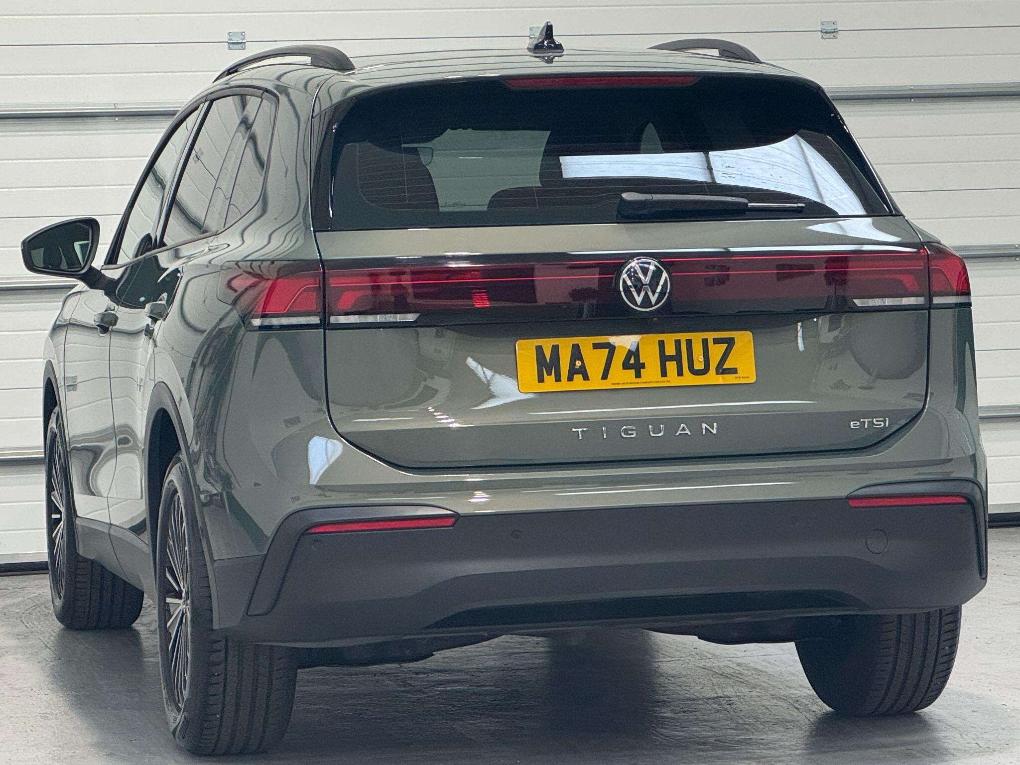 Volkswagen Tiguan - Image 14