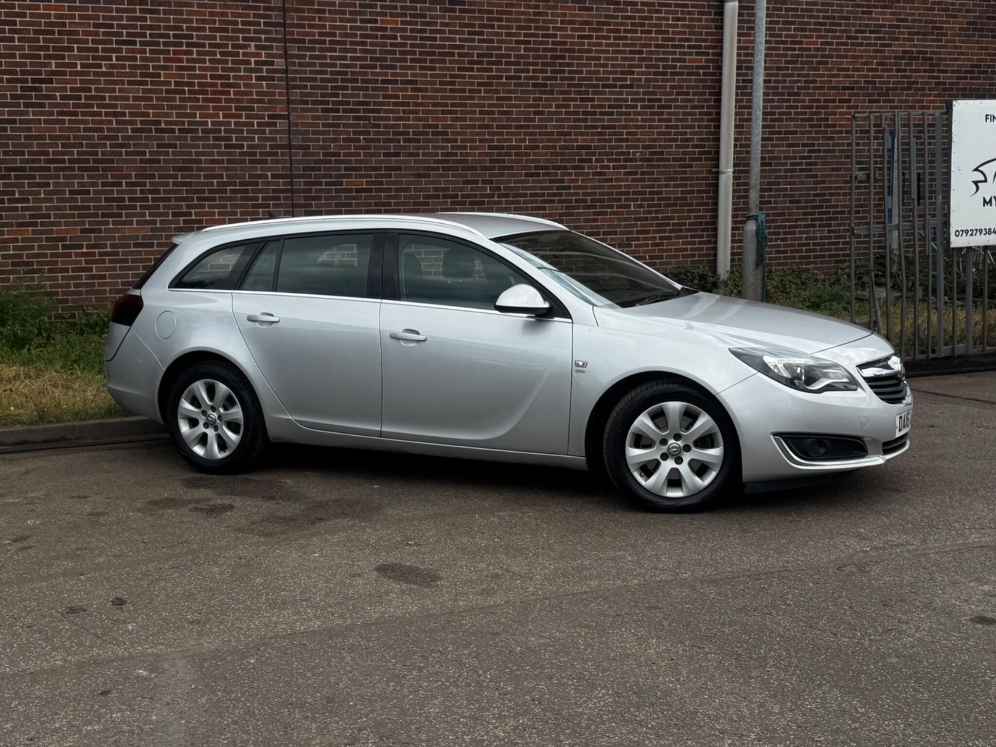 Vauxhall Insignia - Image 13