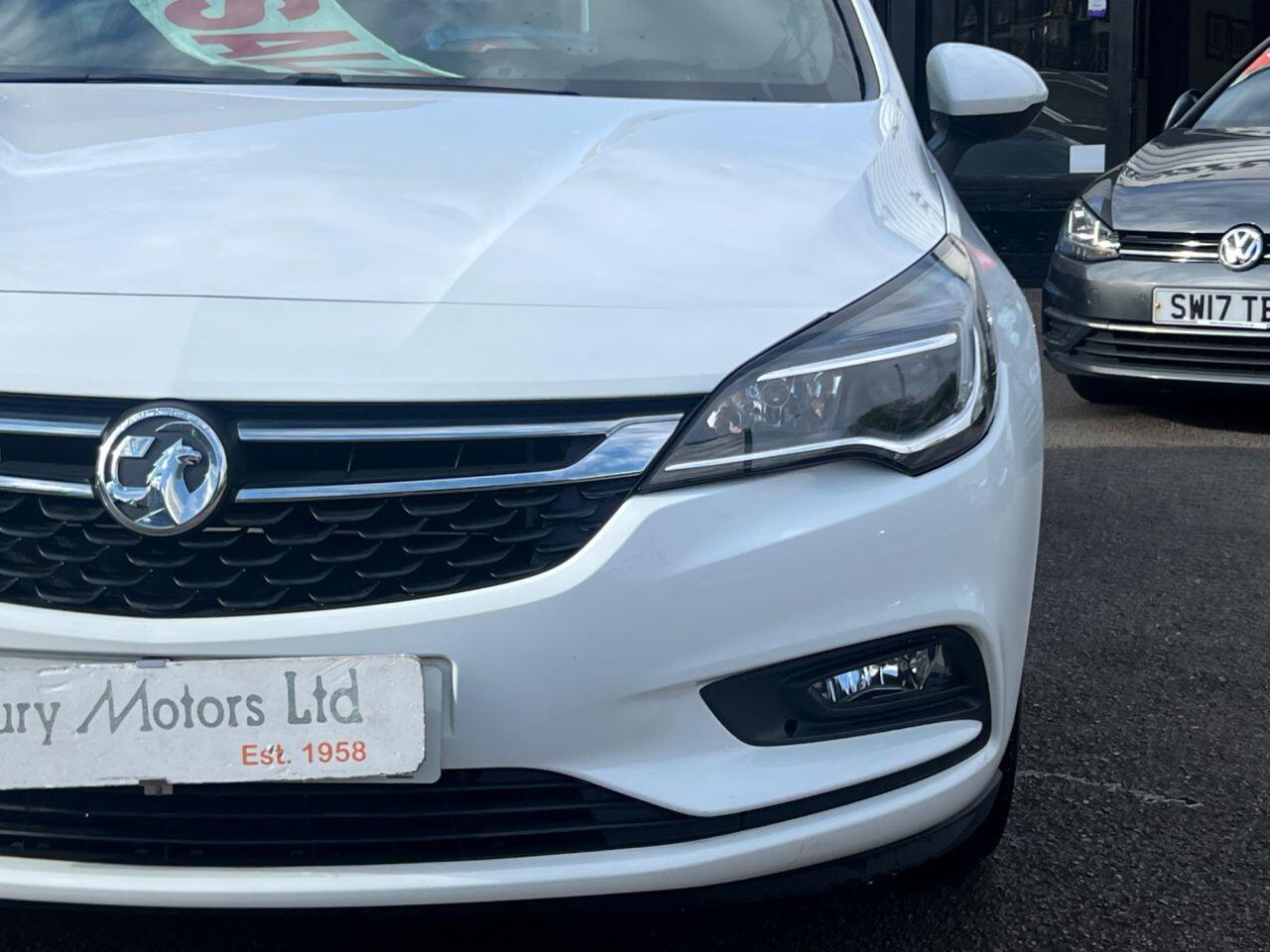 Vauxhall Astra - Image 11