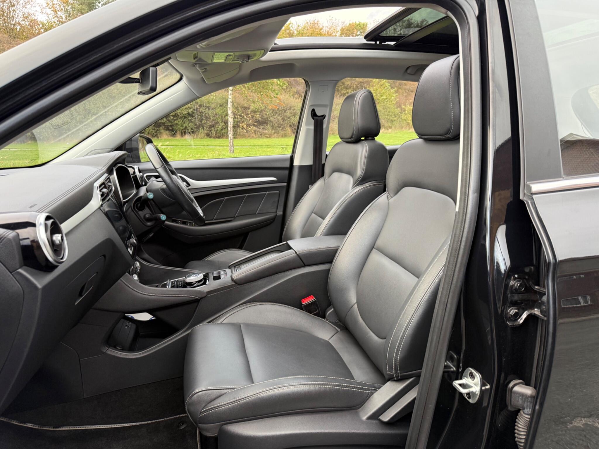 MG MG ZS - Image 12