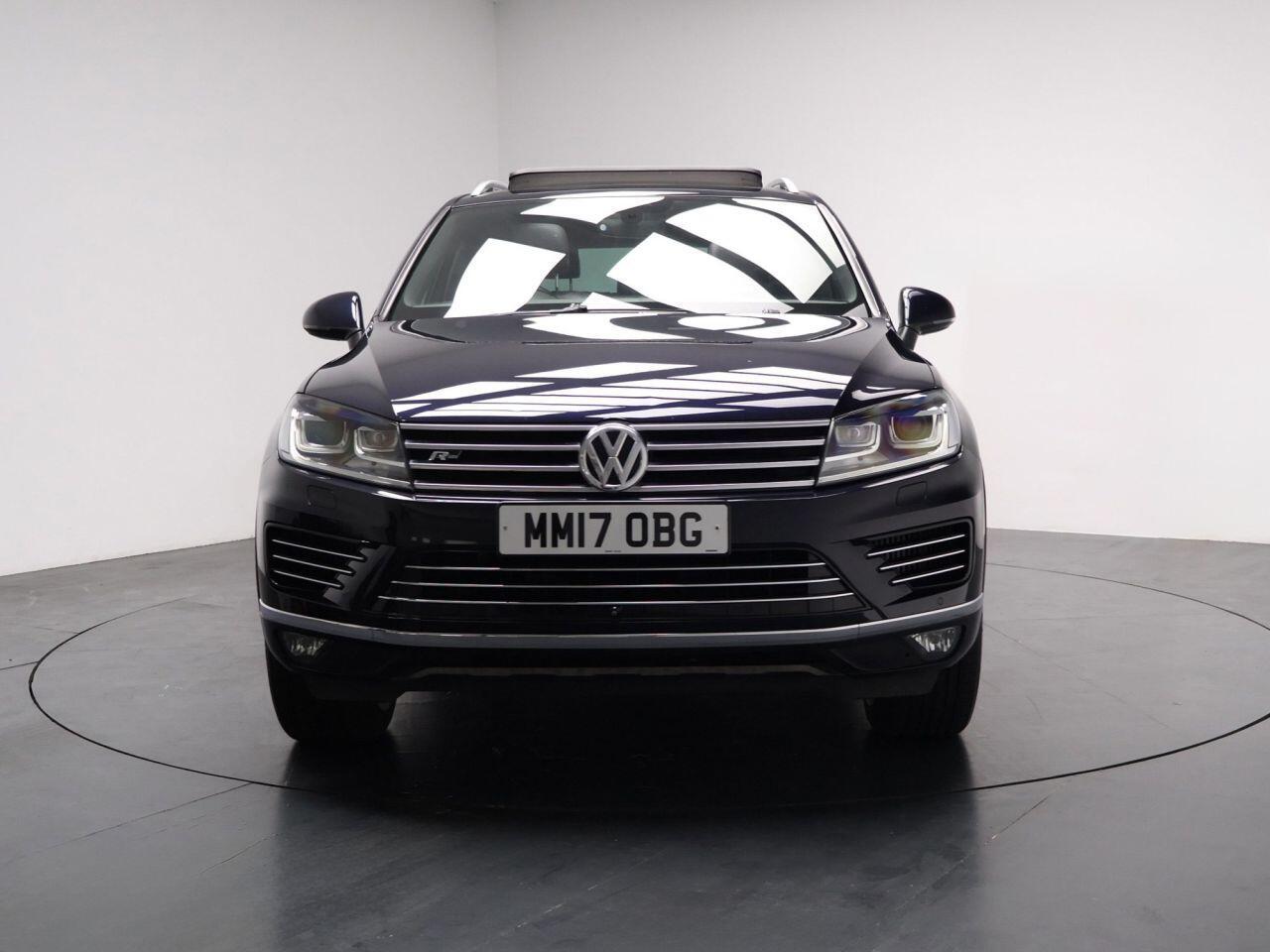 Volkswagen Touareg - Image 11