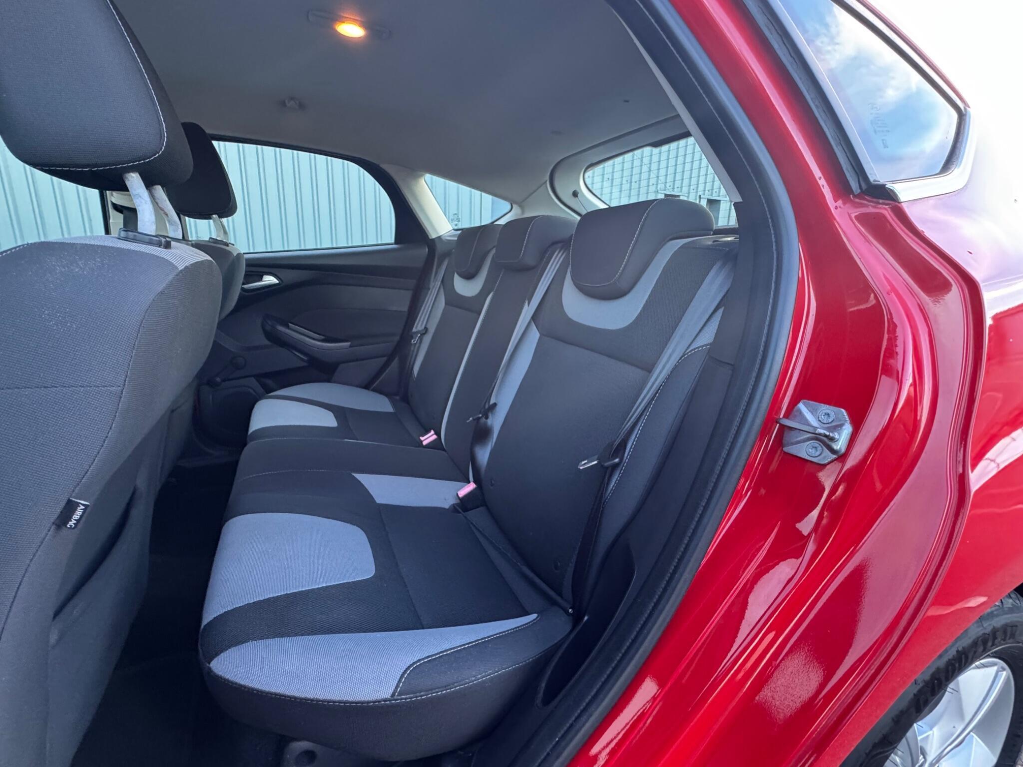 Ford Focus - Image 14