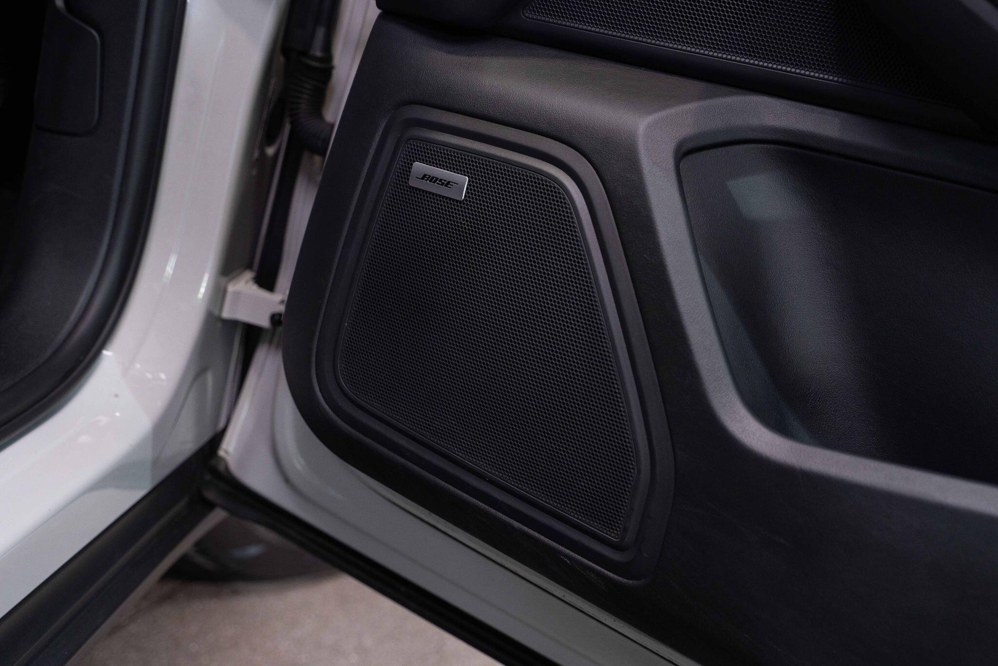 Porsche Macan - Image 16