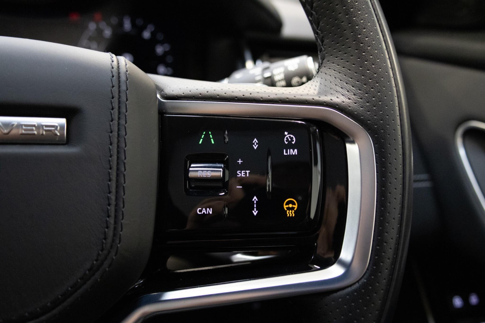 Land Rover Range Rover Velar - Image 18