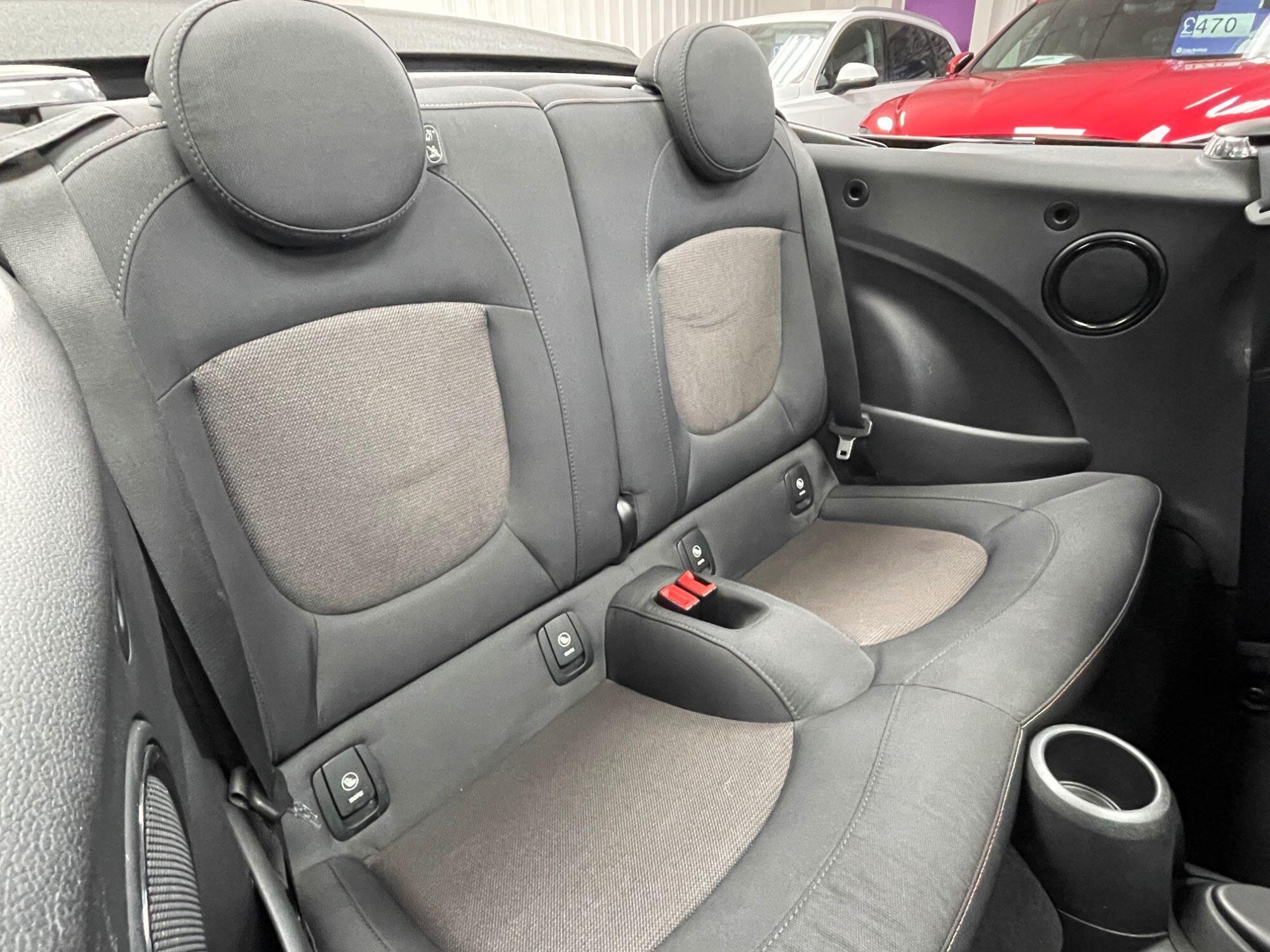 MINI Convertible - Image 34