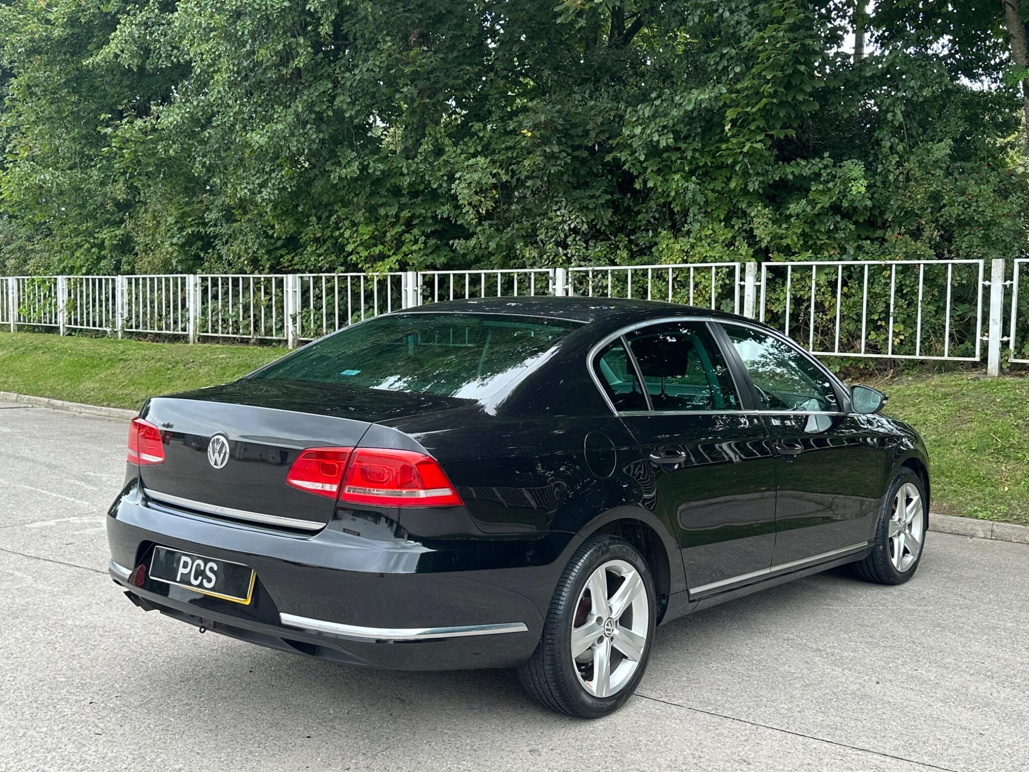 Volkswagen Passat - Image 12