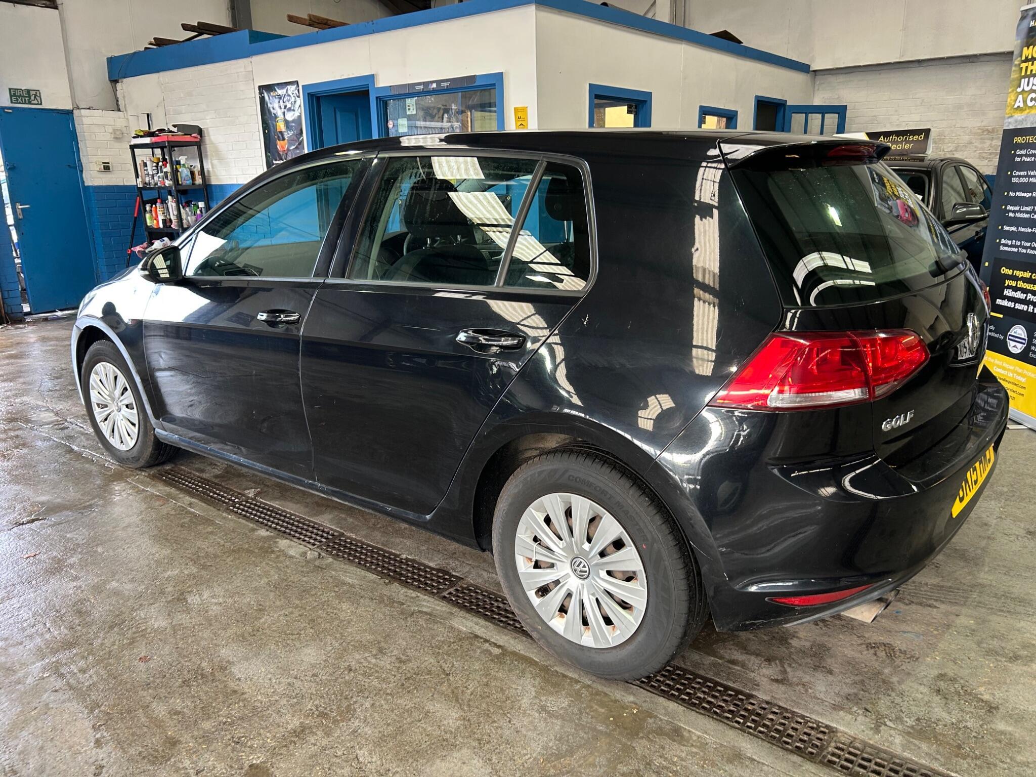 Volkswagen Golf - Image 7