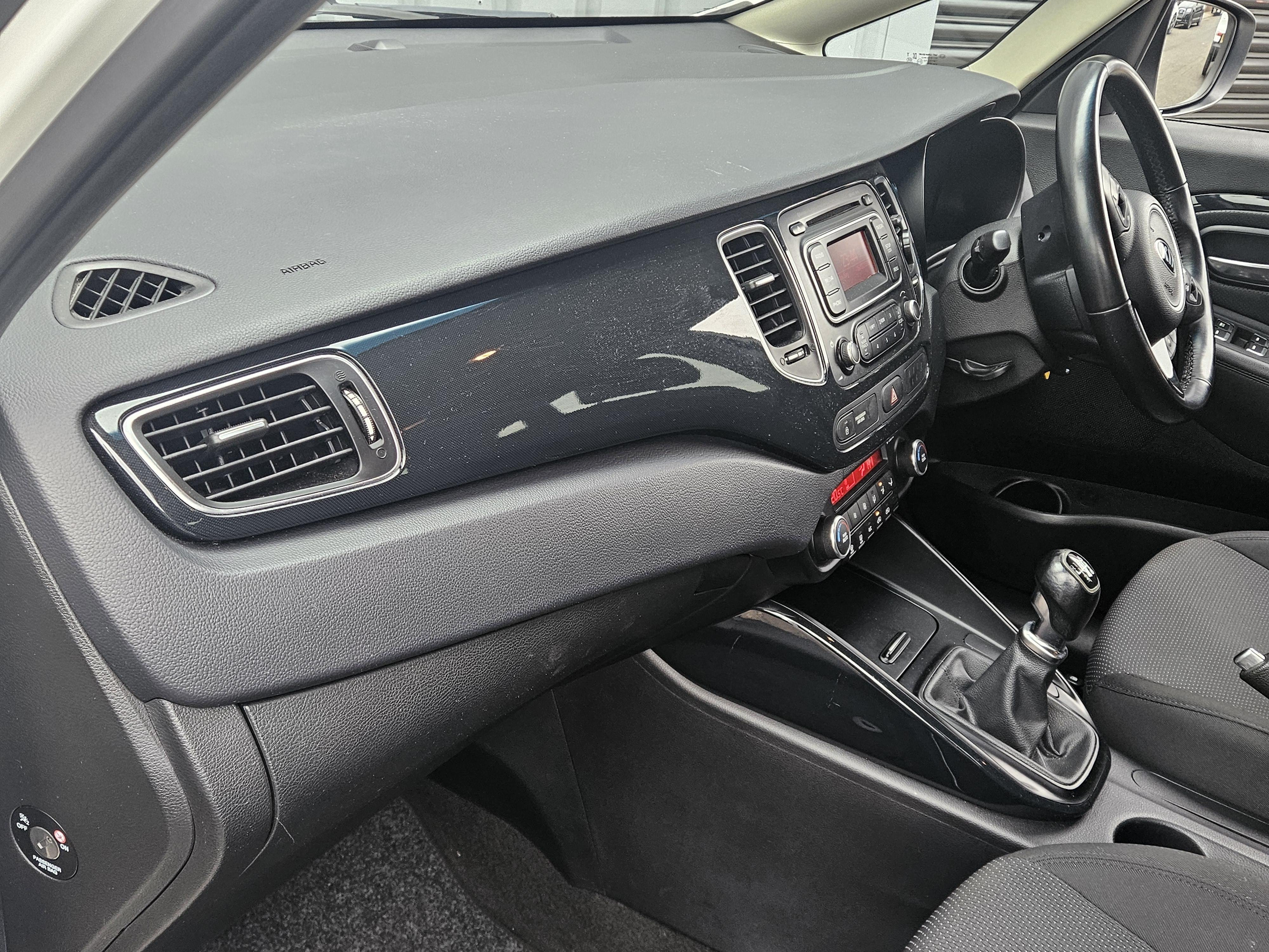 Kia Carens - Image 17