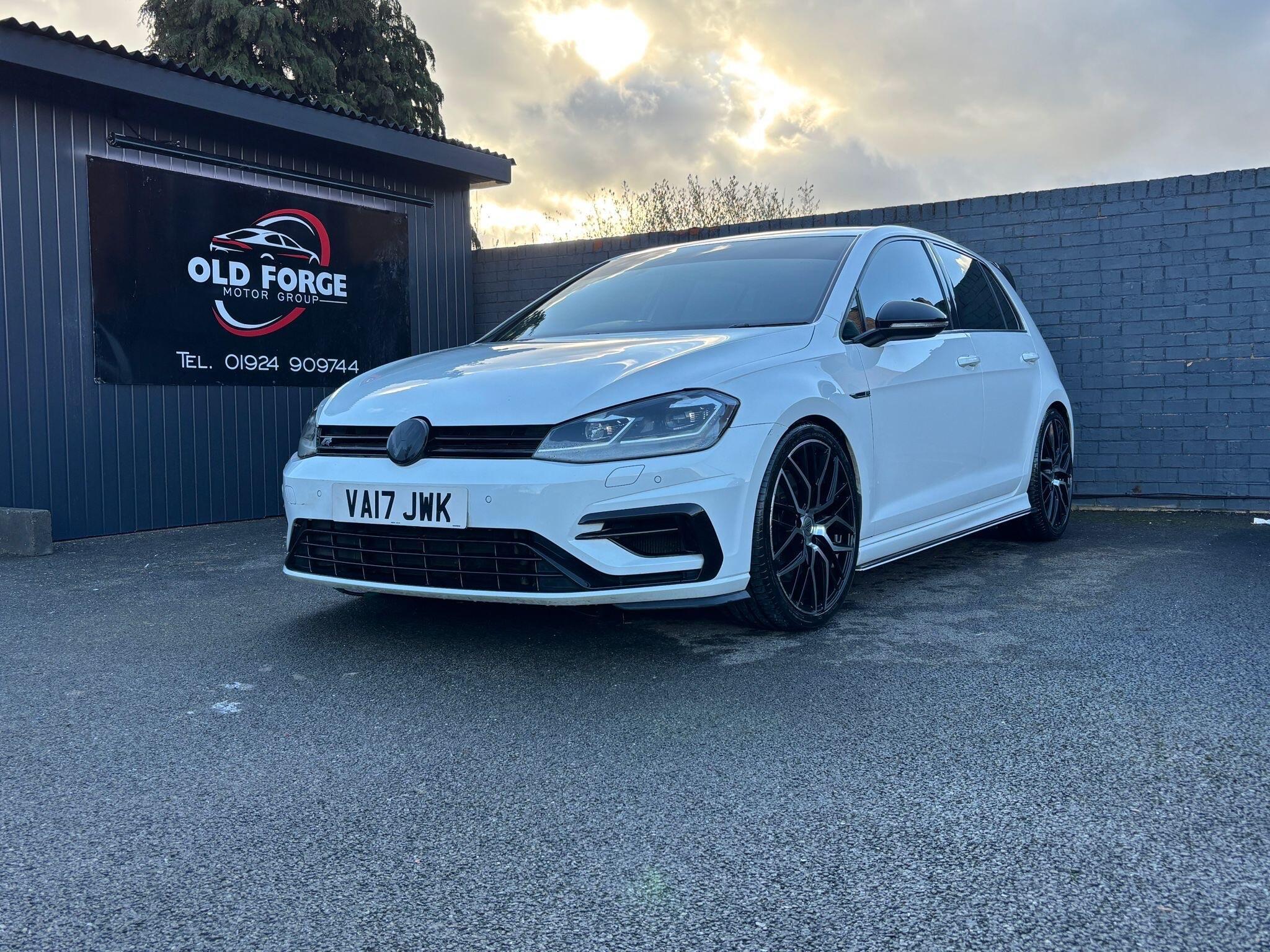 Volkswagen Golf - Image 17