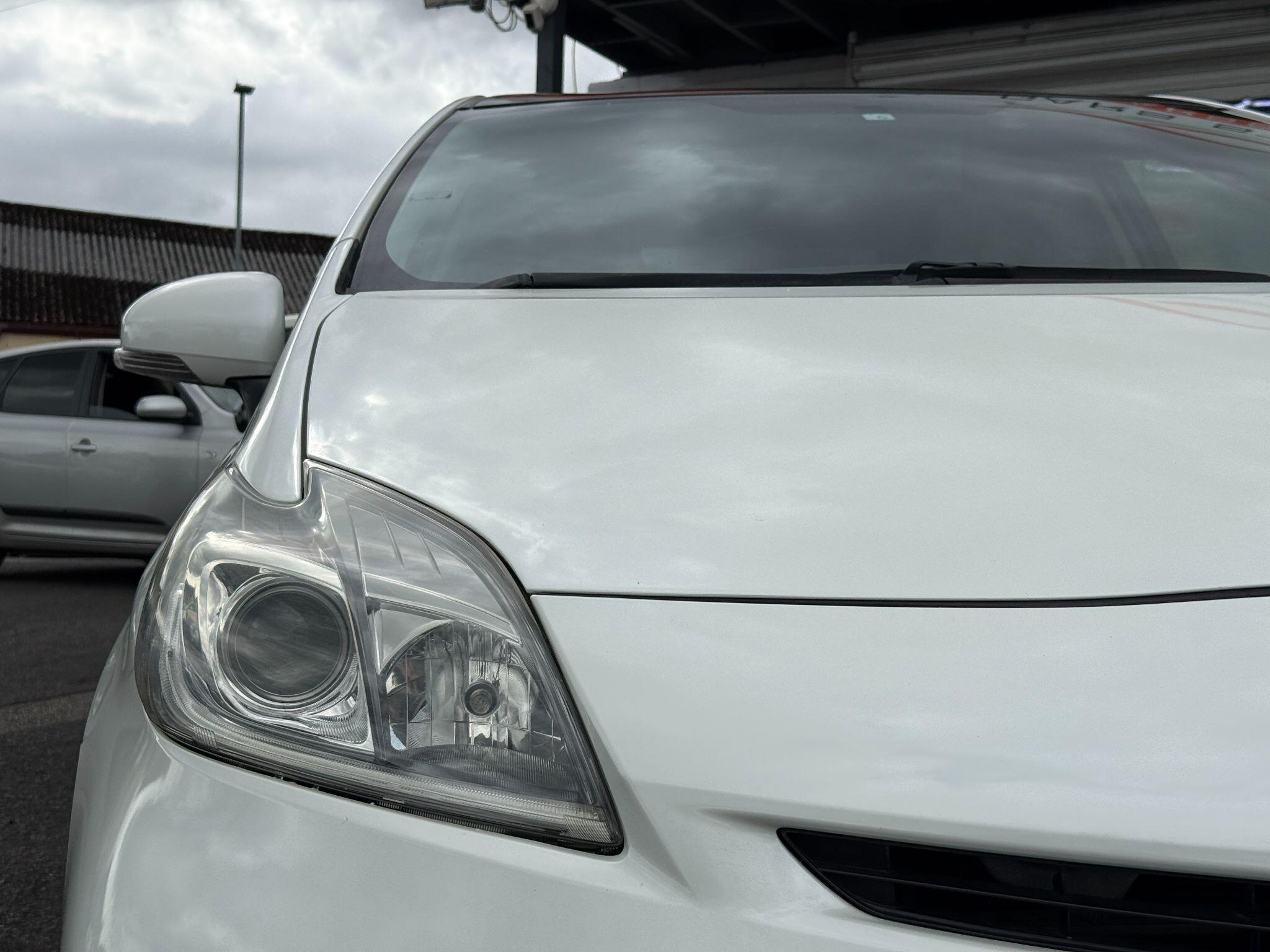 Toyota Prius - Image 8