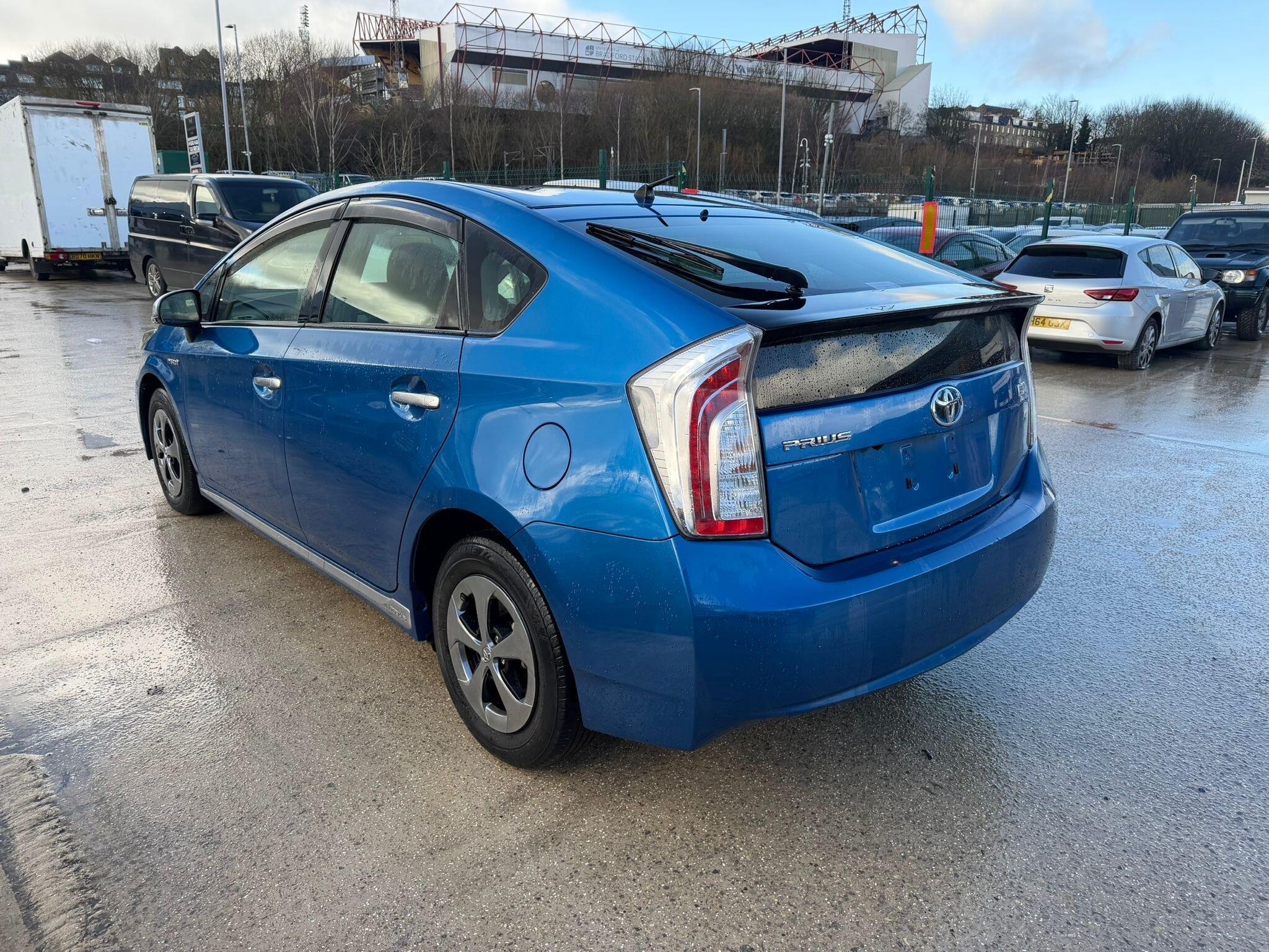 Toyota Prius - Image 4