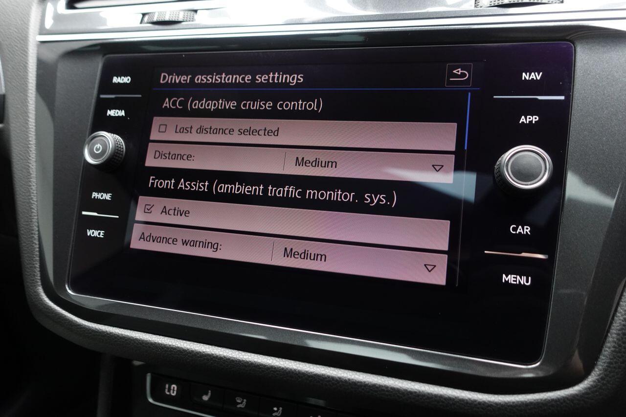 Volkswagen Tiguan - Image 25