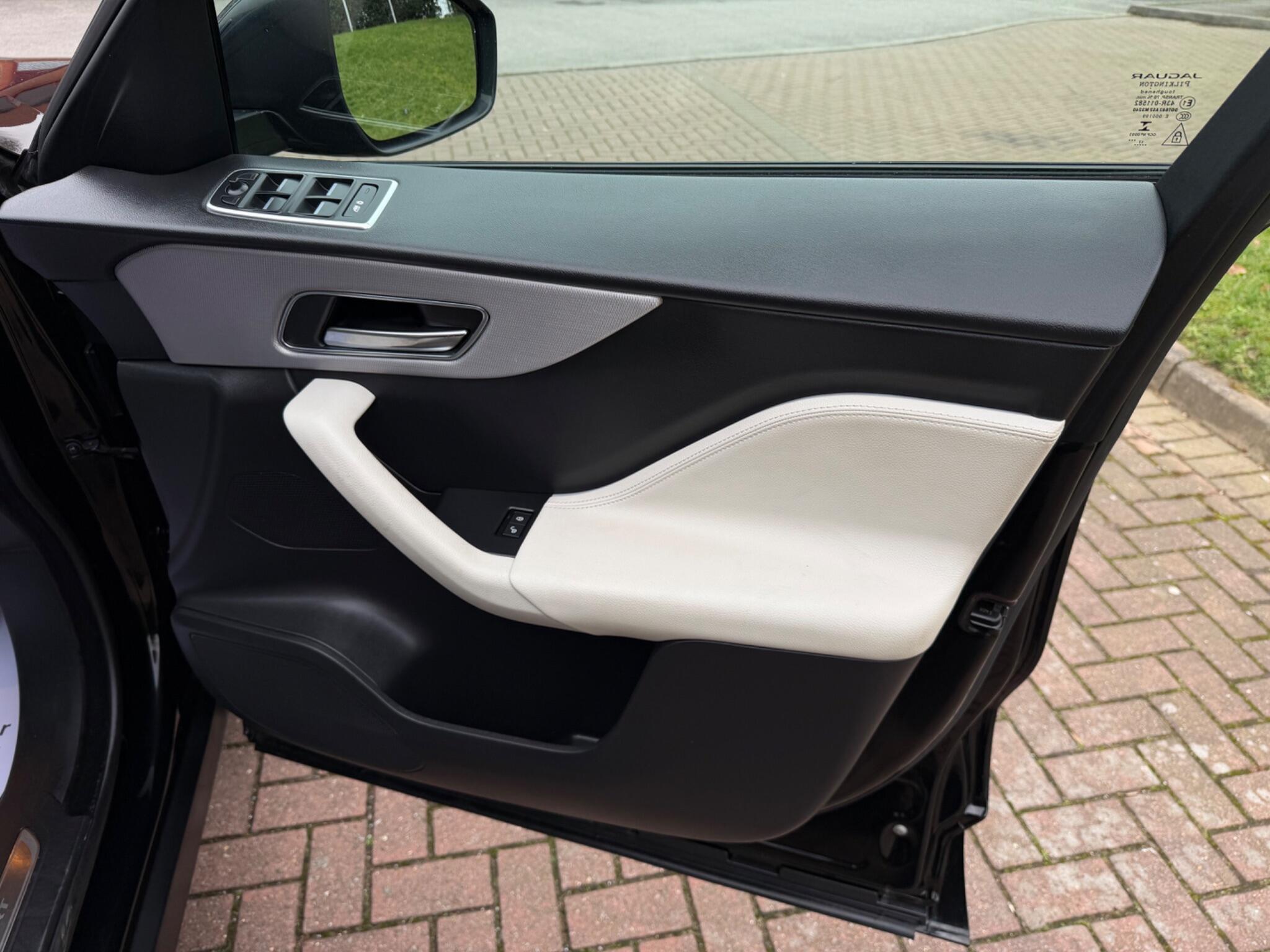 Jaguar F-Pace - Image 88