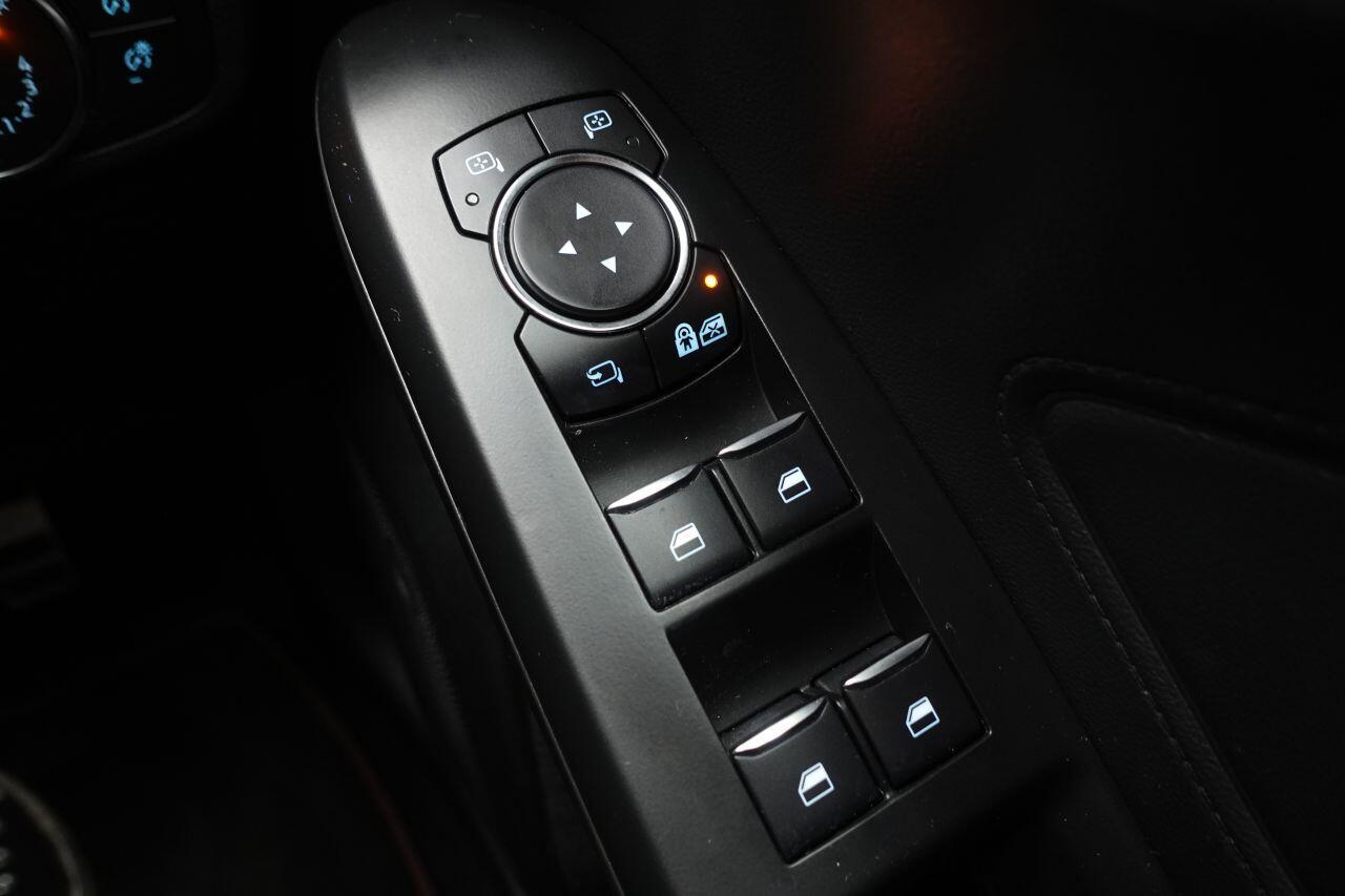 Ford Focus - Image 51