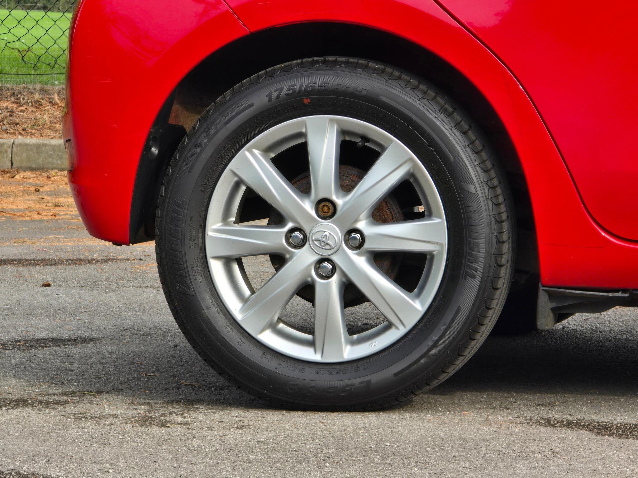 Toyota Yaris - Image 14