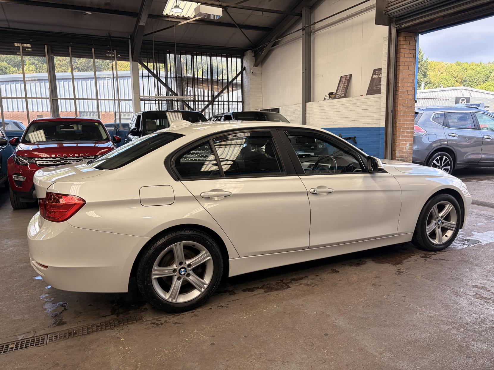 BMW 3 Series - Image 8