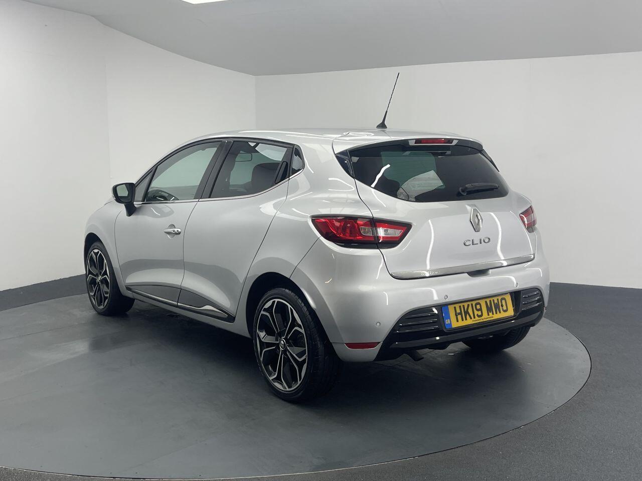 Renault Clio - Image 8